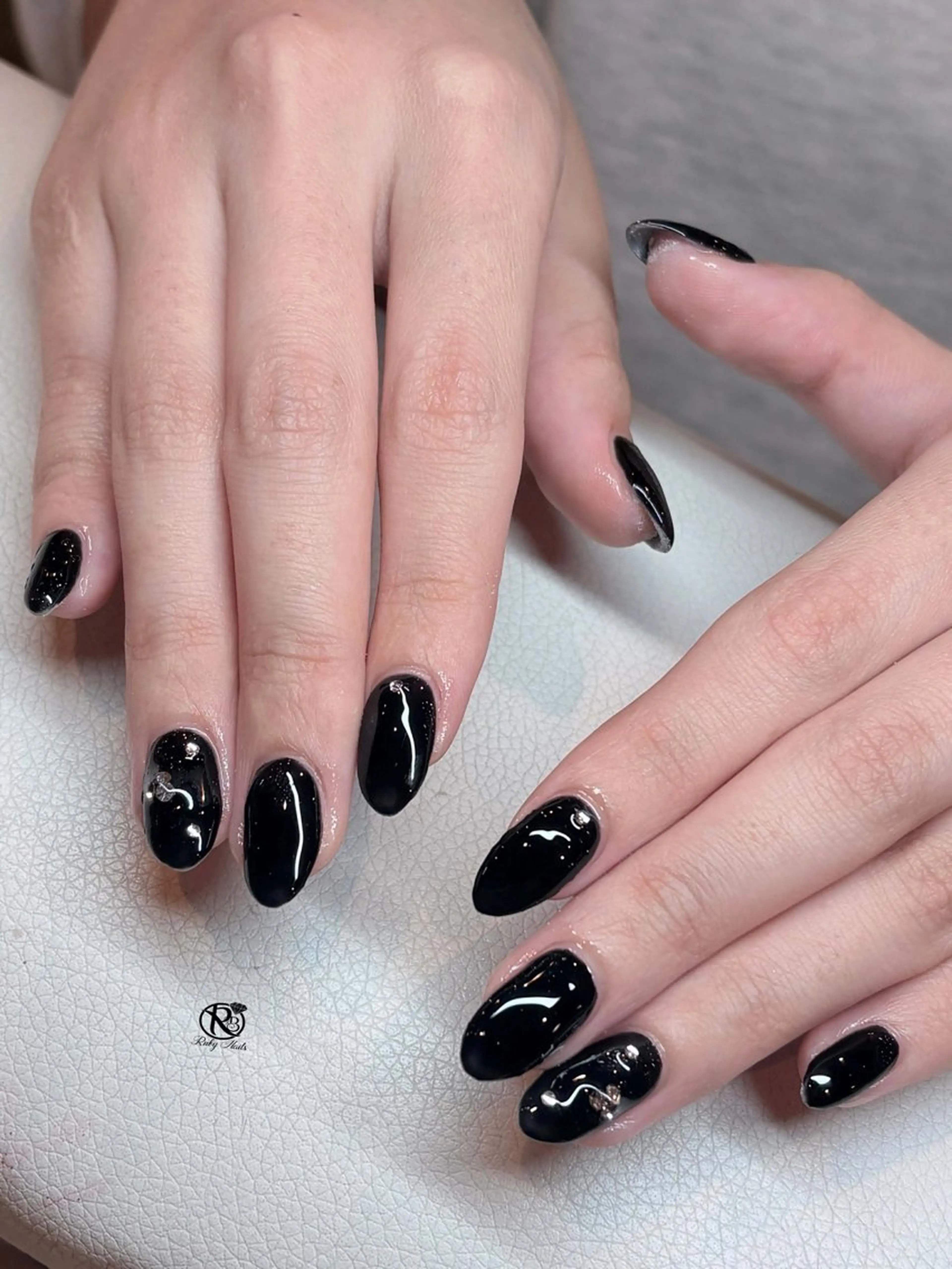 ネイル ボルドー ブラウン チークネイル ドット フットネイル ハンドネイル チェリネイルサロン 霞ヶ関のネイルデザイン