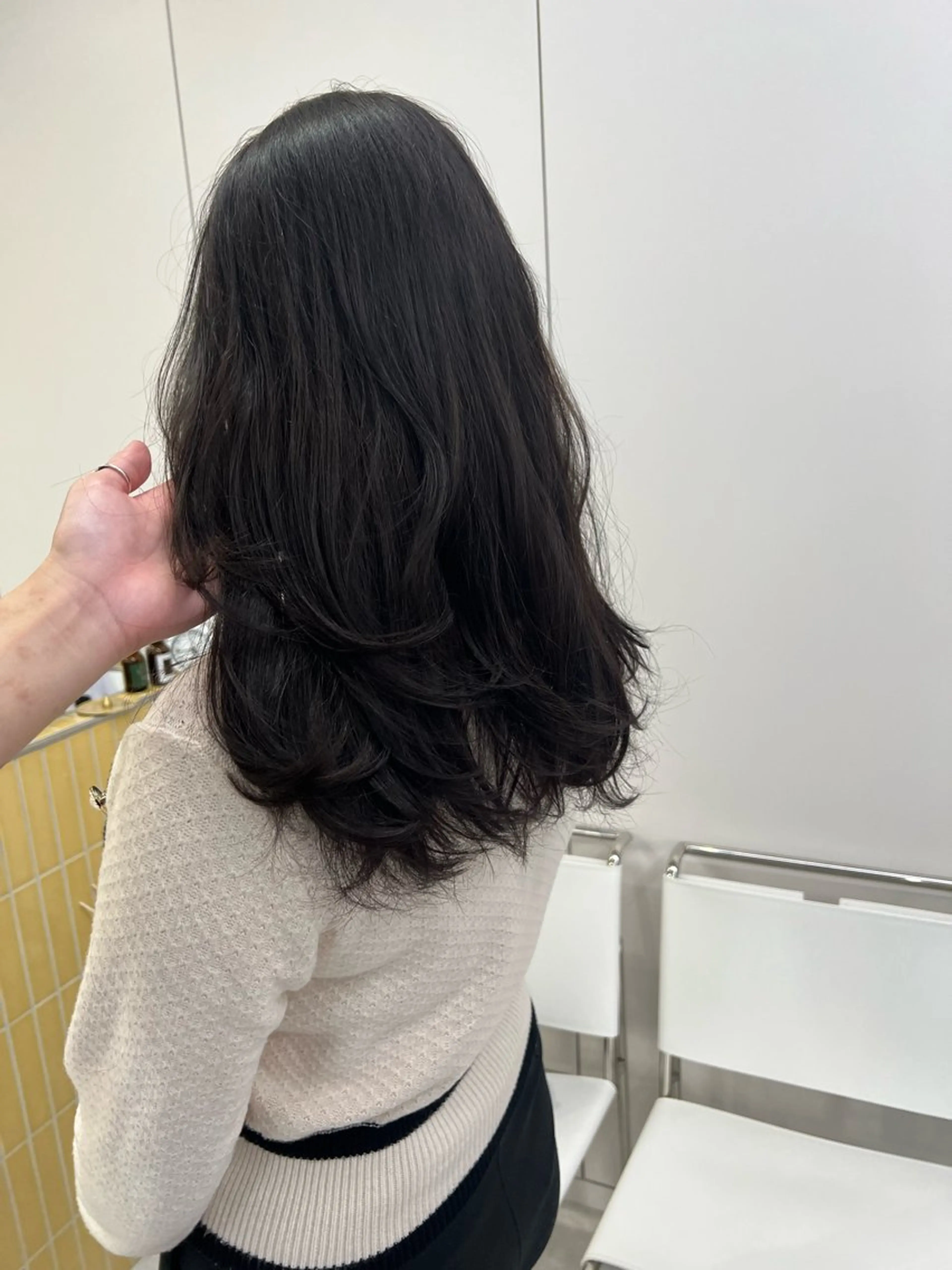 セミロング カラー 【YUTO】確実に 髪を綺麗にするプロ。のヘアスタイル