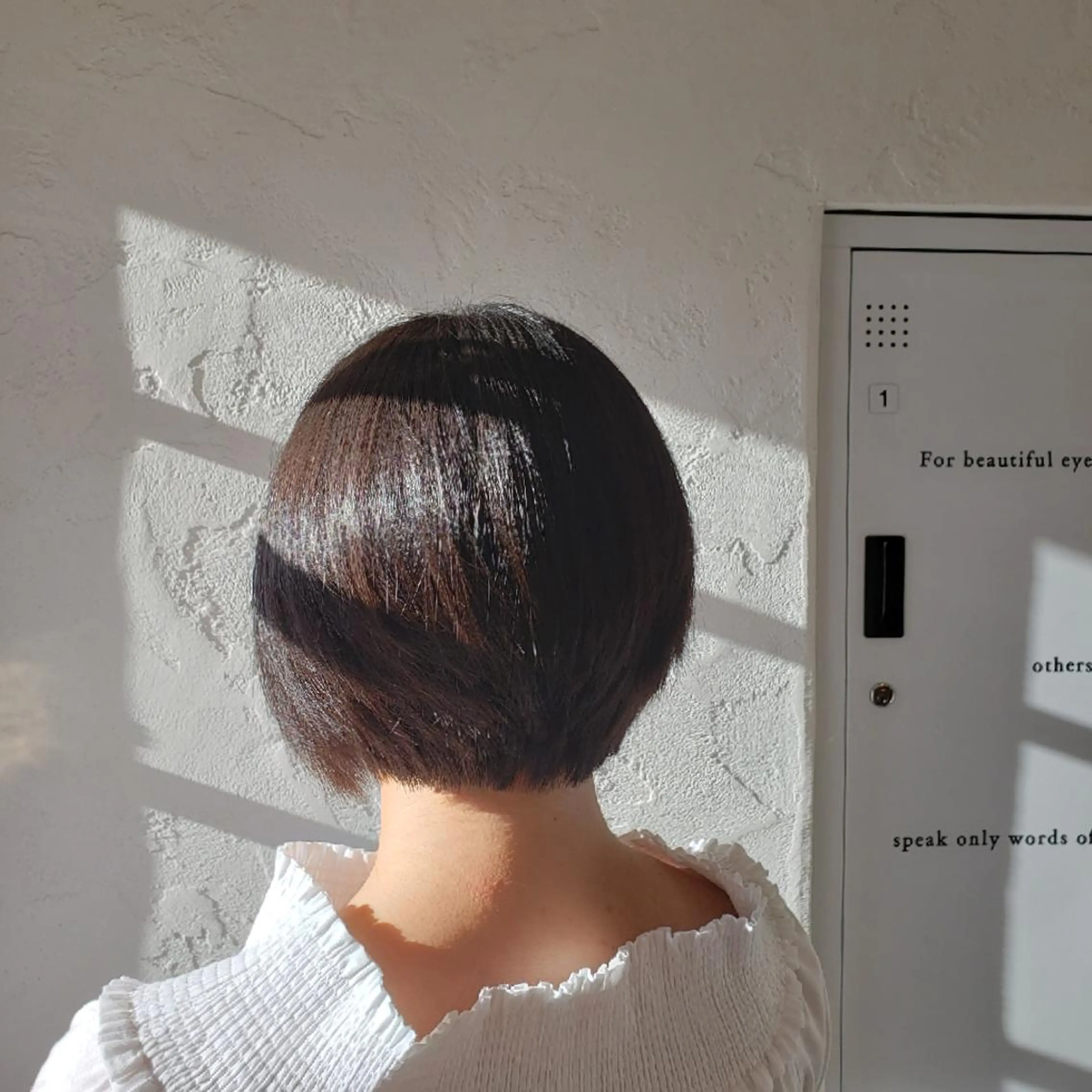 ショート カラー 薄葉 美菜子のヘアスタイル