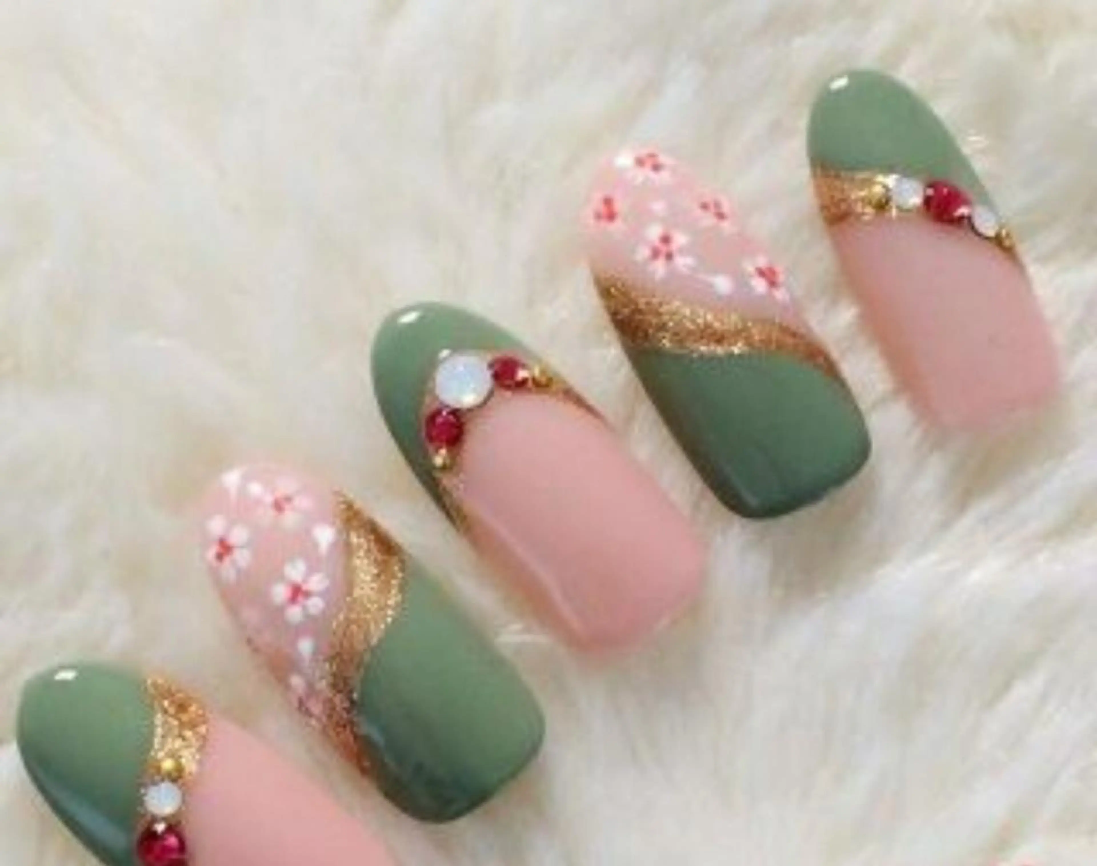 ネイル ハンドネイル ゲン レイカのネイルデザイン