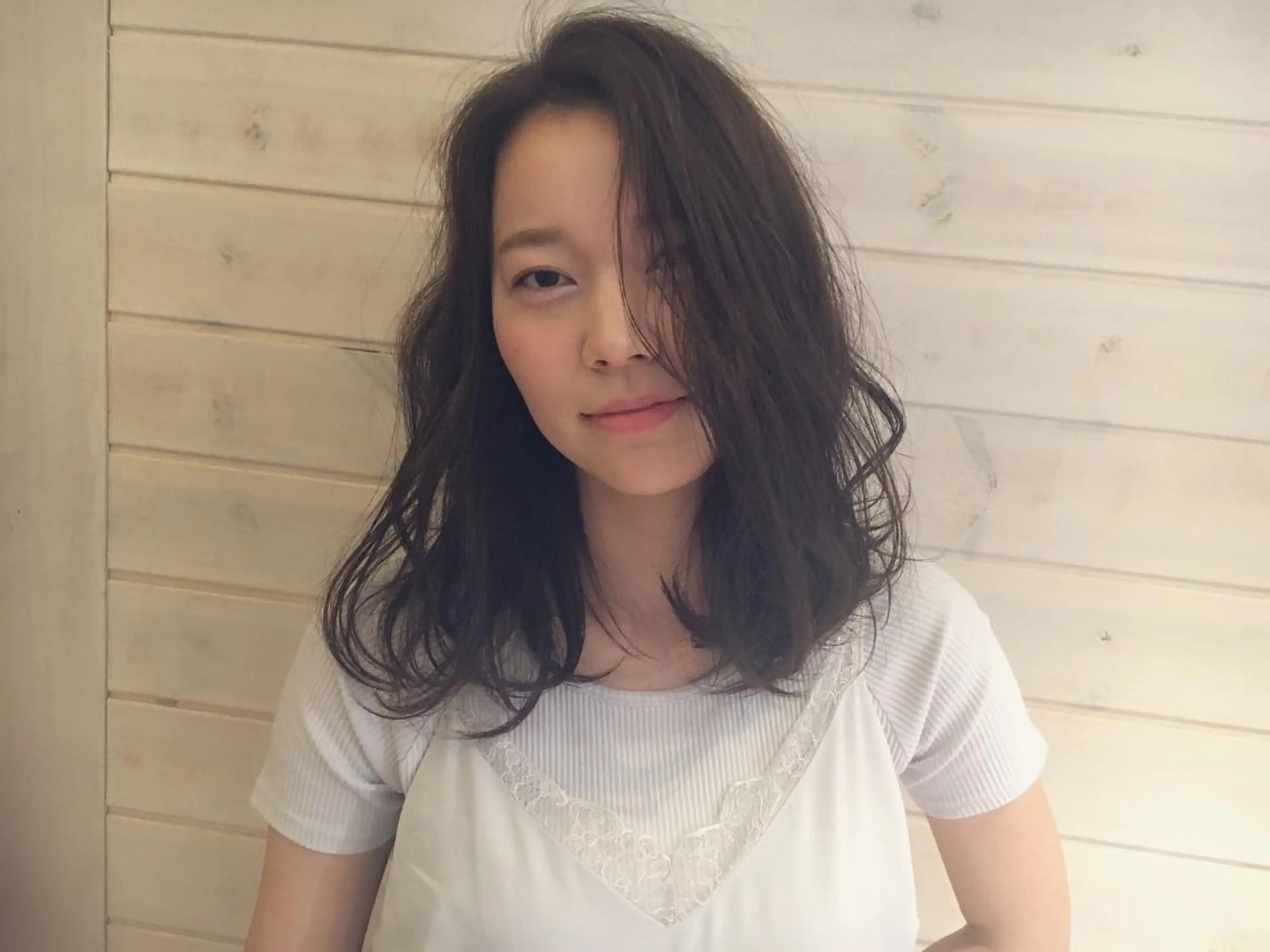 ショート ミディアム セミロング ロング カラー アッシュ 江原 彩華のヘアスタイル