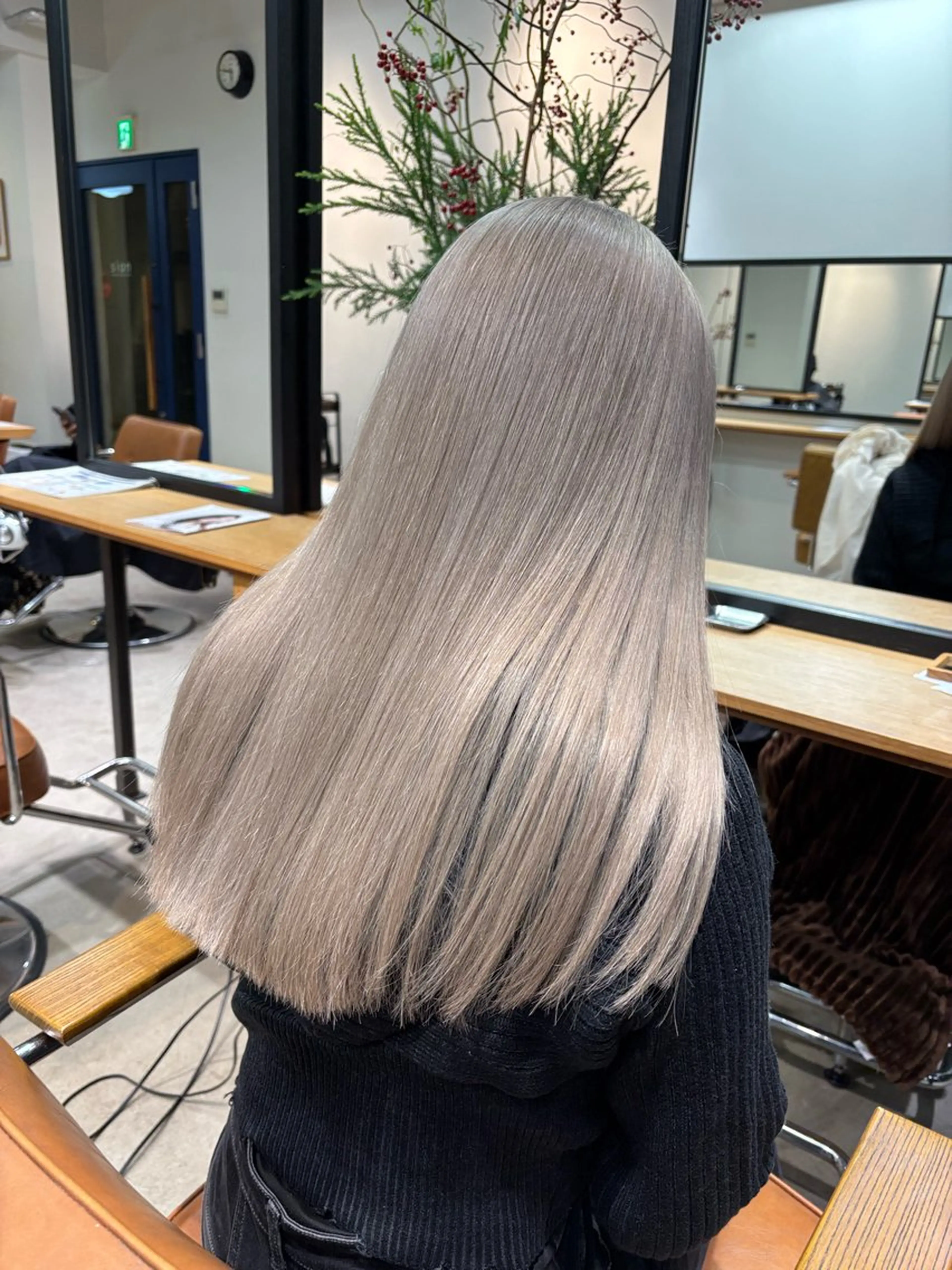 カラー 🎗️ブリーチ 🎗️ダブルカラーのヘアスタイル