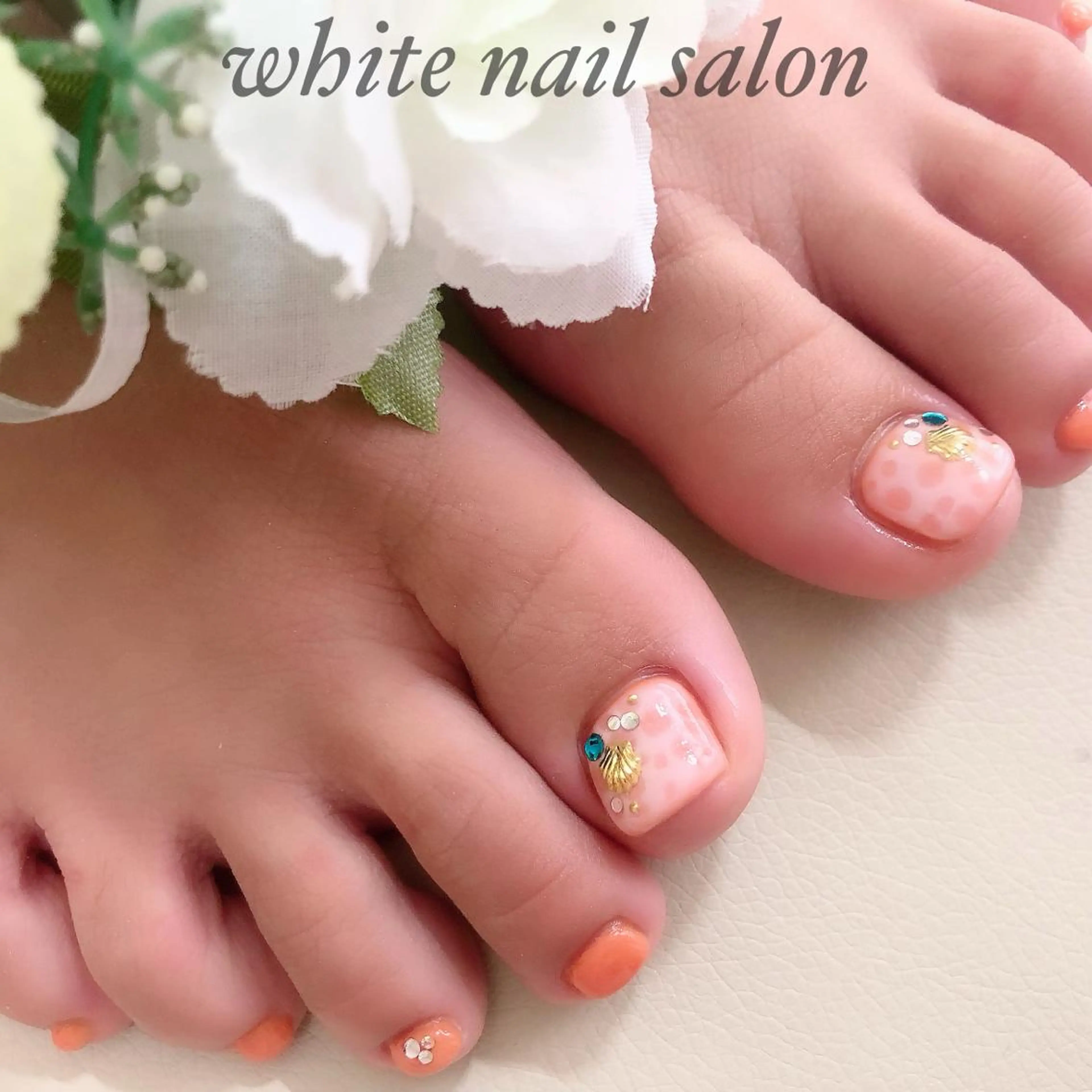 ネイル アートネイル フレンチネイル ジェルネイル ハードジェル 持ち込み フットネイル white nail salonのネイルデザイン