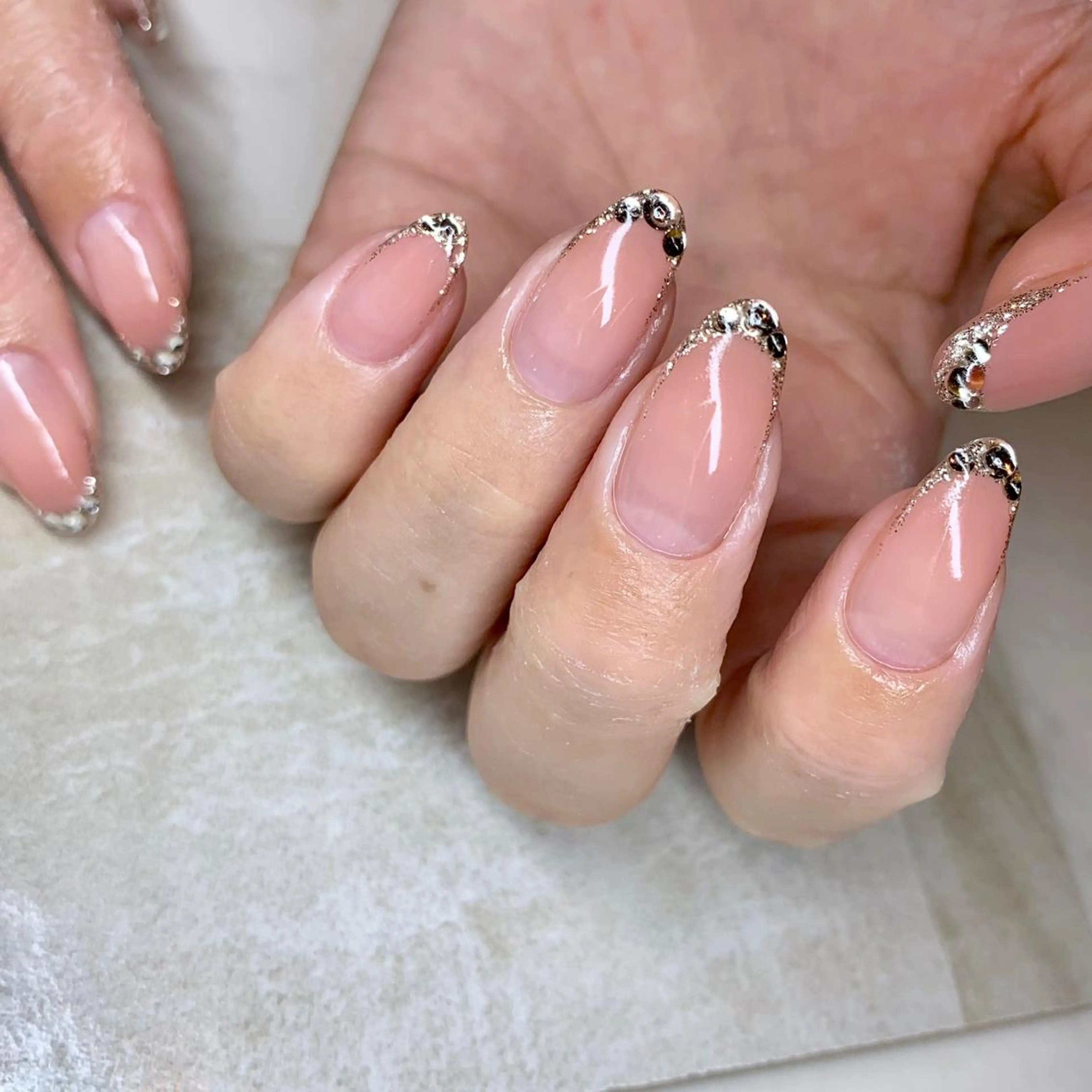 ネイル repos~ルポ~所属・里見 麗のネイルデザイン