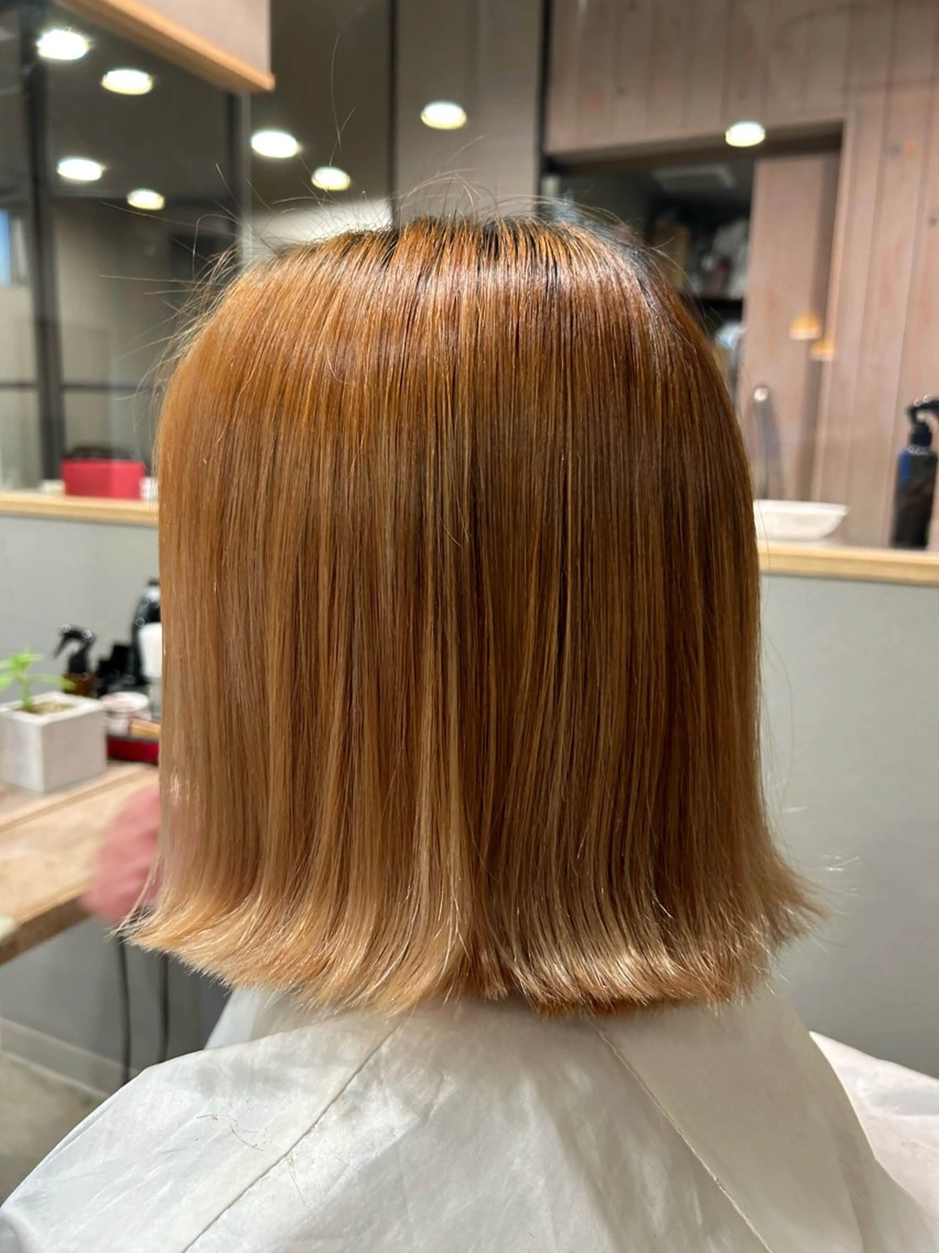 ミディアム ボブ 外ハネヘア 南條 しほのヘアスタイル