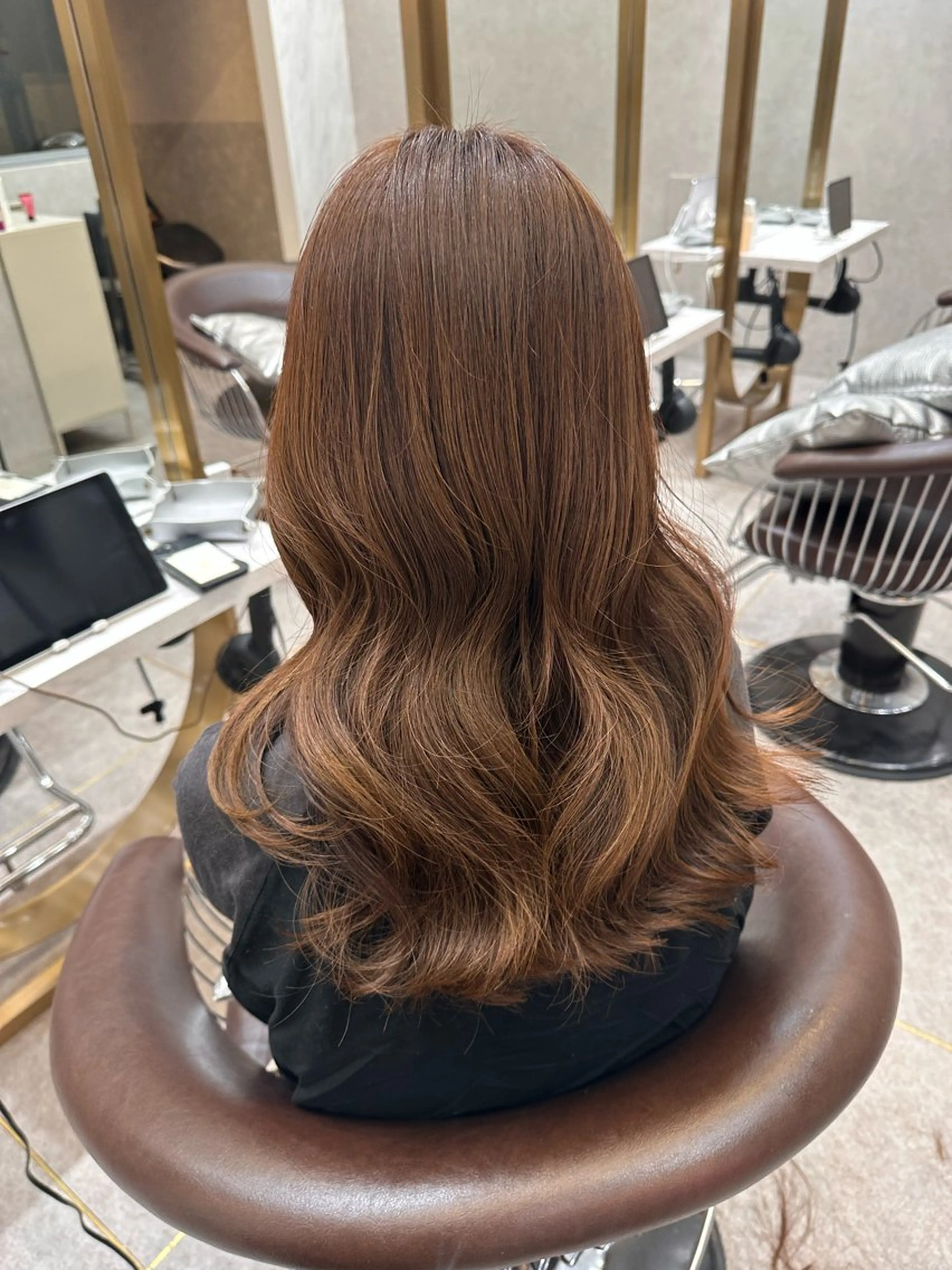 ロング カラー ヘアアレンジ yuuto🌈 冬の透け感カラーのヘアスタイル