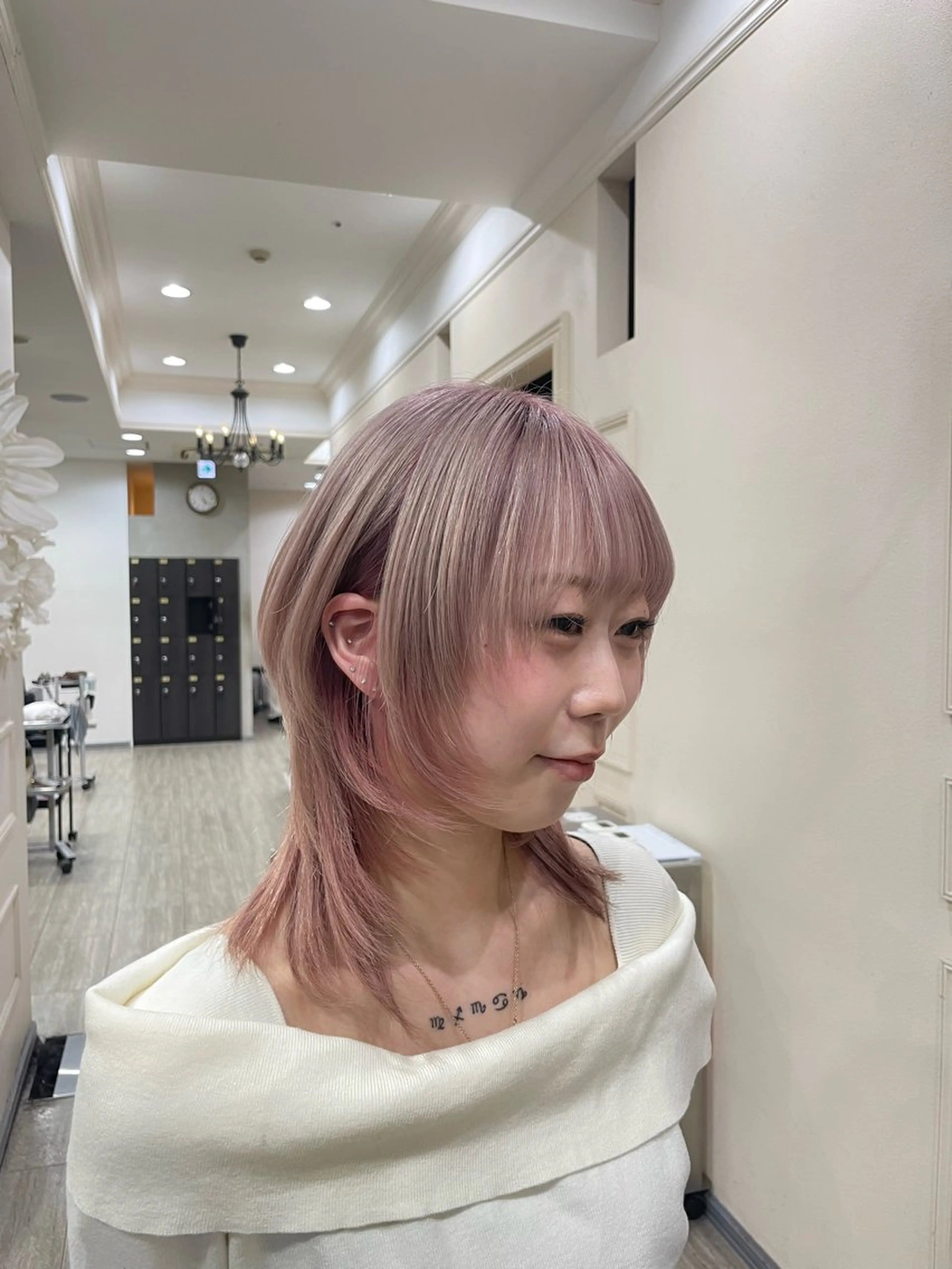 ミディアム 顔周りカット ハッシュカット 韓国風ヘア レイヤーカット 小顔カット 吹上 夏海のヘアスタイル