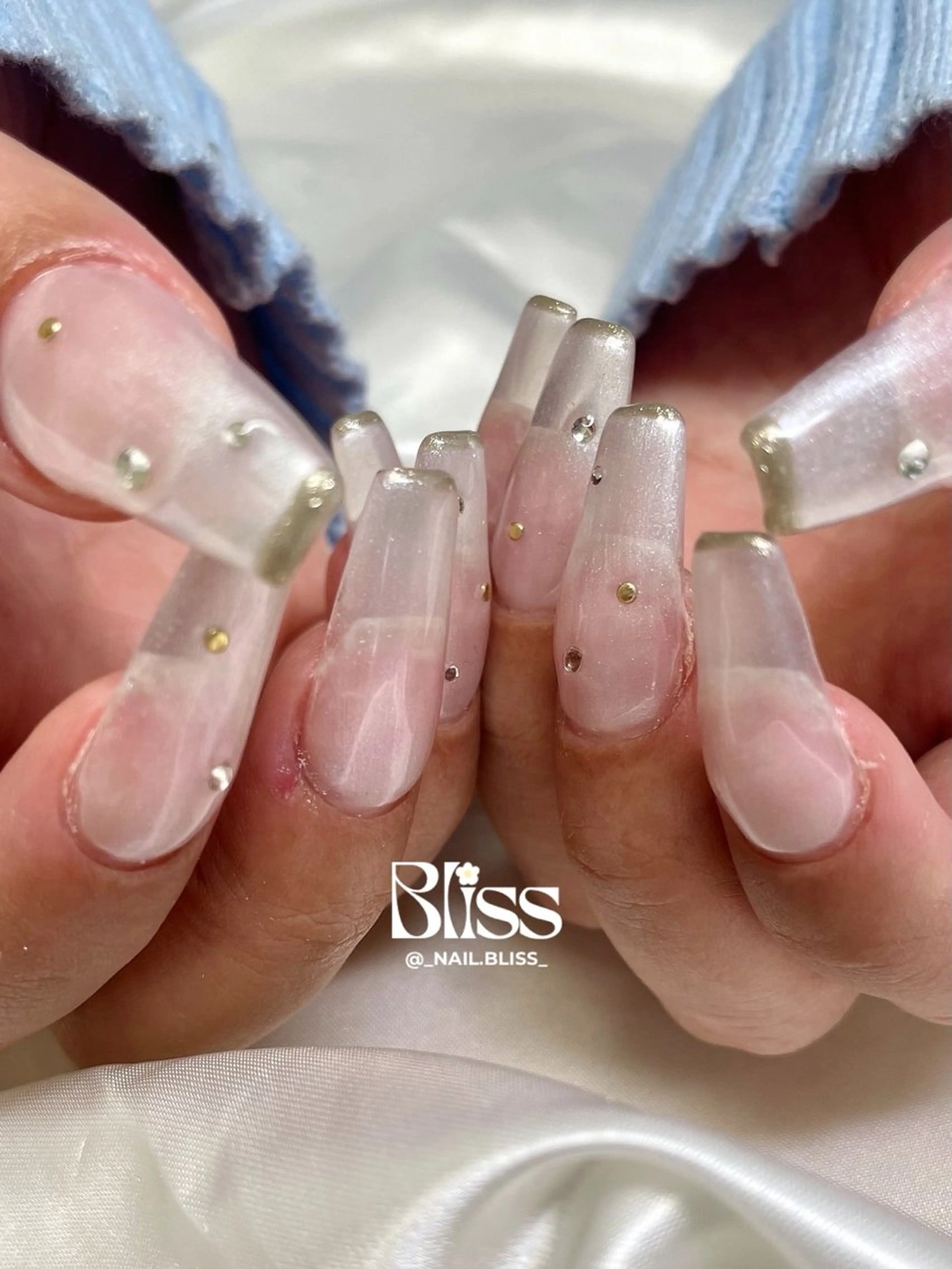 ネイル クリアネイル フレンチネイル ゴールド ラメ(グリッター) ハンドネイル NAIL BLISSのネイルデザイン