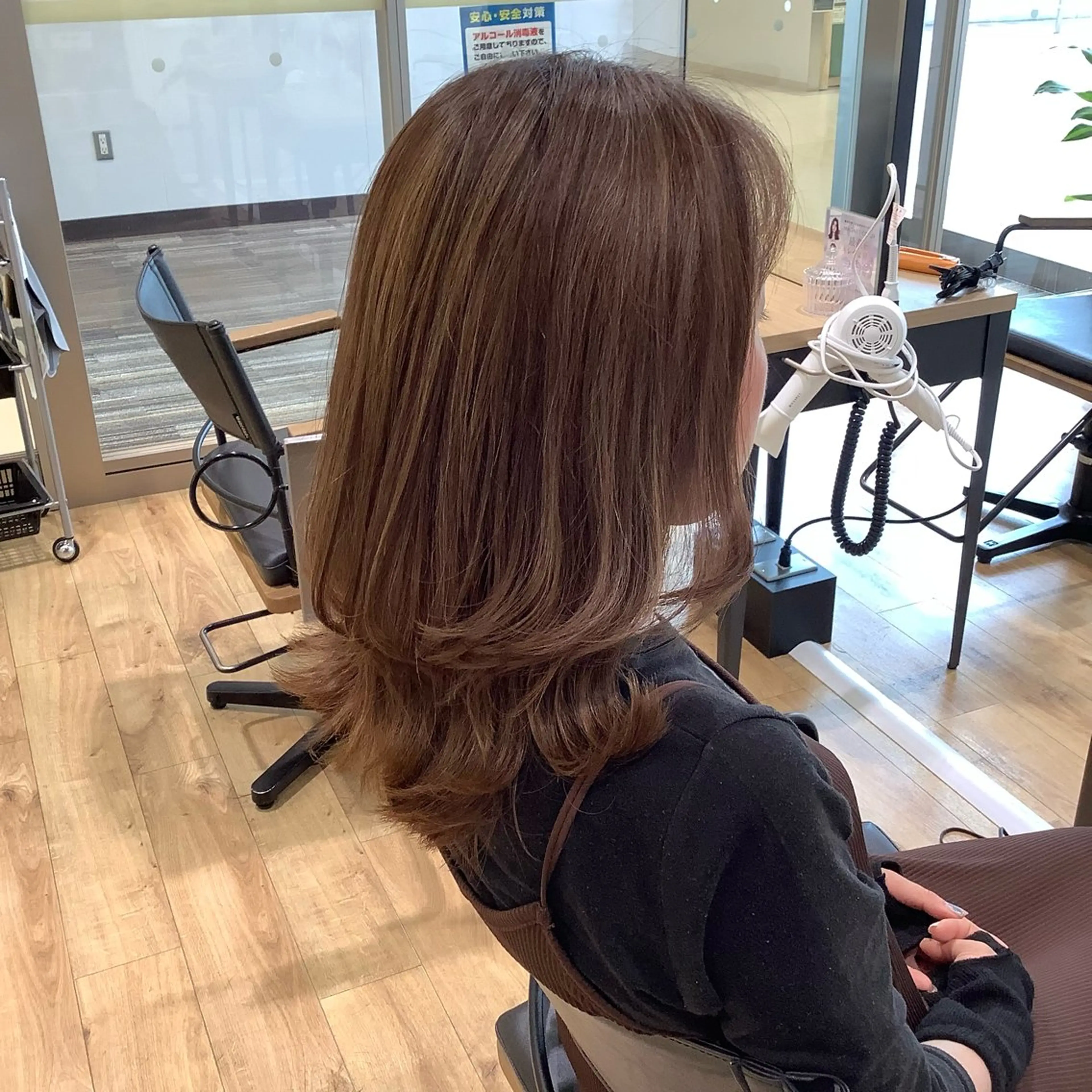 セミロング カラー カット ヘアカラー エイジングケア特化 美容師✂️山崎竜二のヘアスタイル