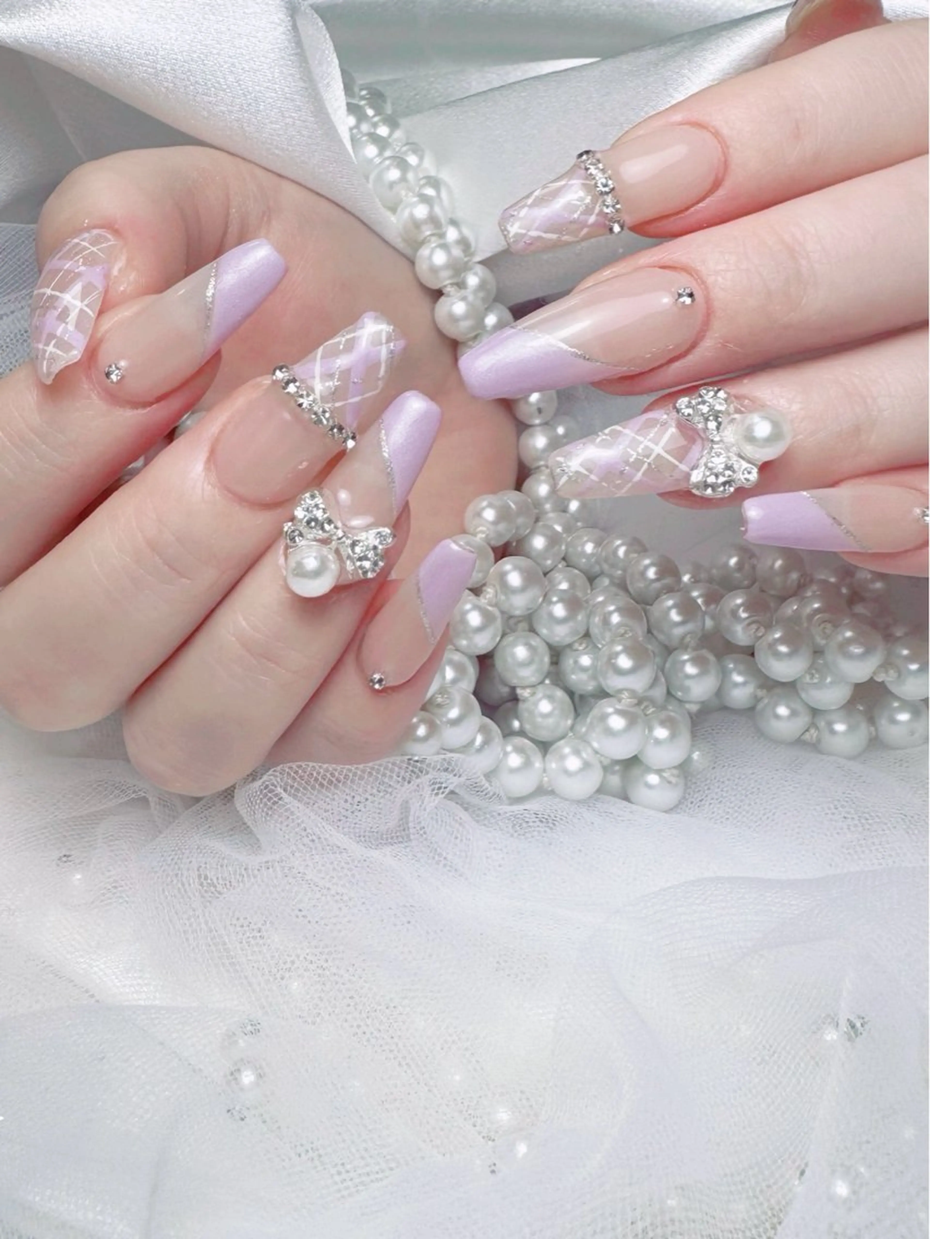 ネイル ハンドネイル チョウ チョウのネイルデザイン