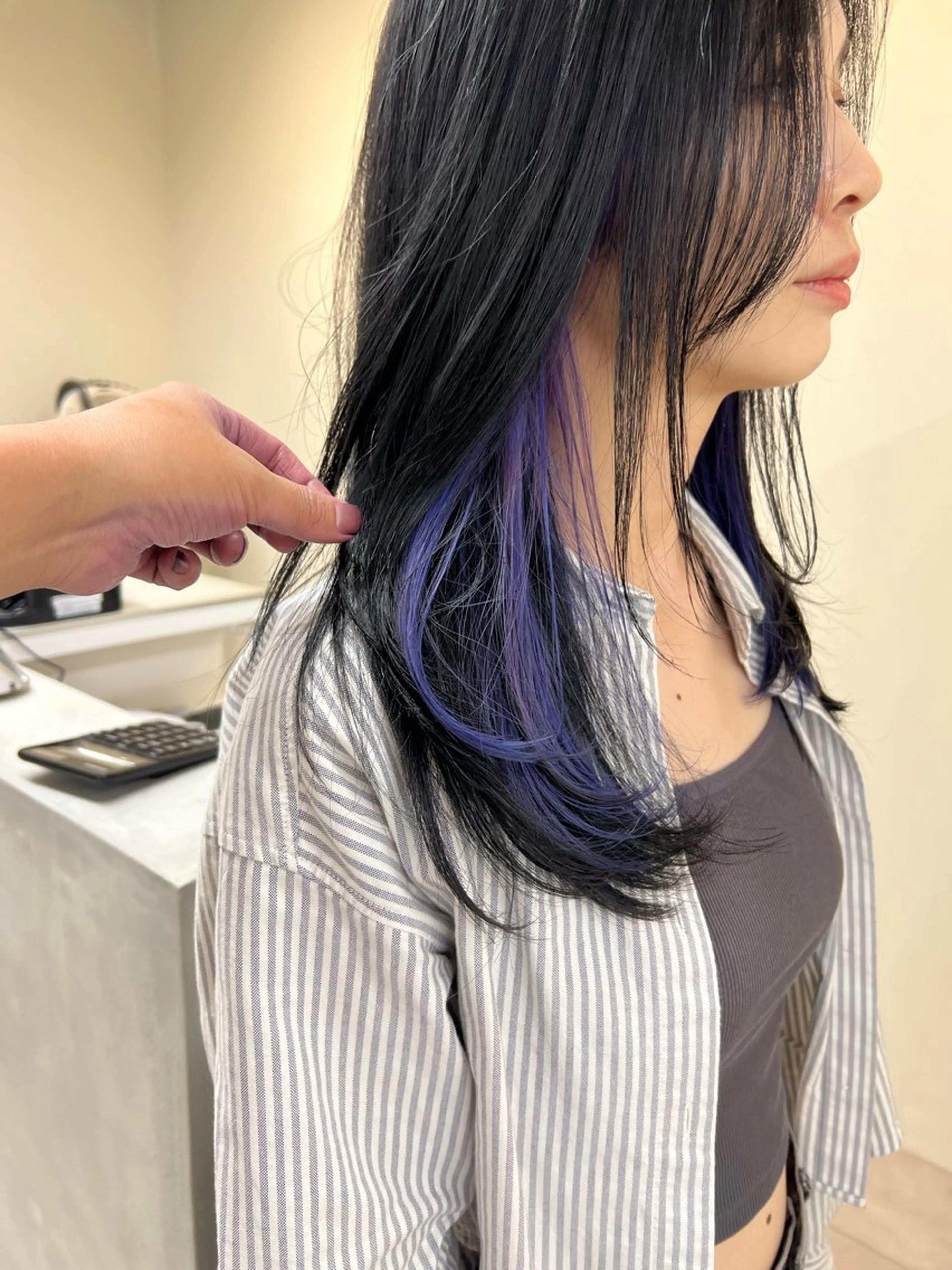 セミロング ヘアカラー メンズ レイヤー ウルフ 弓木啓輔のヘアスタイル