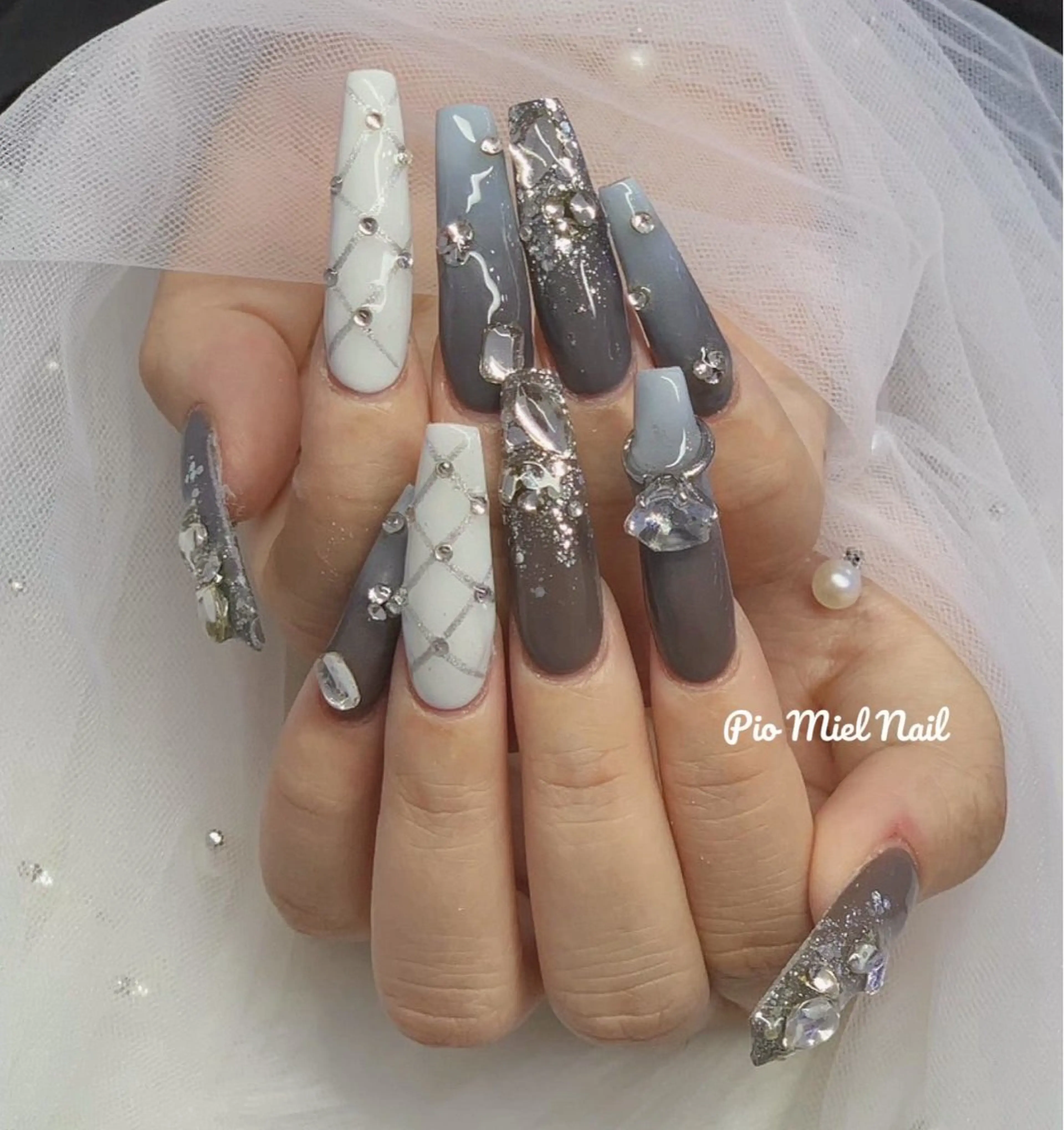 ネイル アートネイル ジェルネイル グラデーション ラメ(グリッター) ロングネイル ハンドネイル momo 長さだしのネイルデザイン