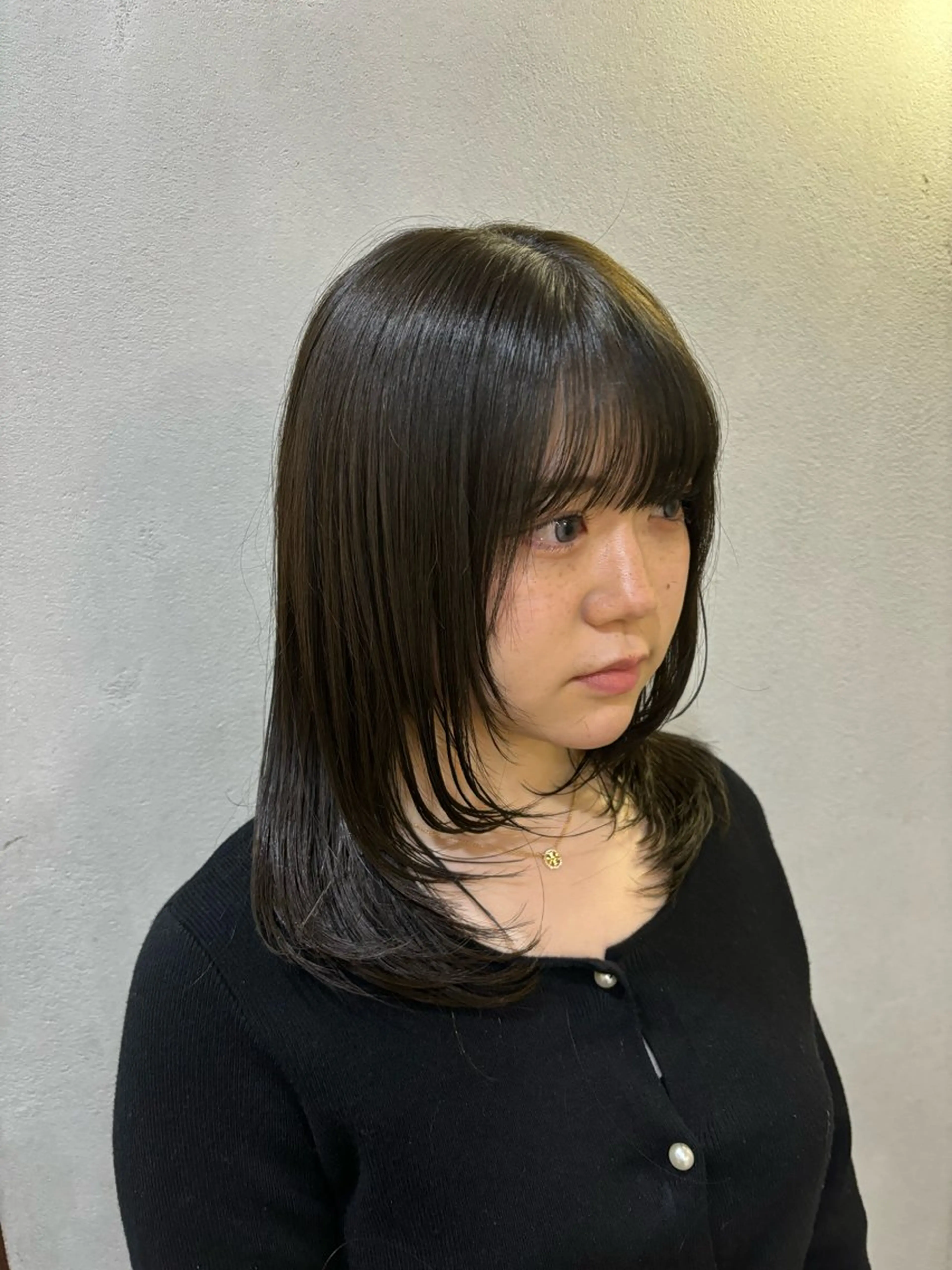 ミディアム カラー mono / Manatoのヘアスタイル