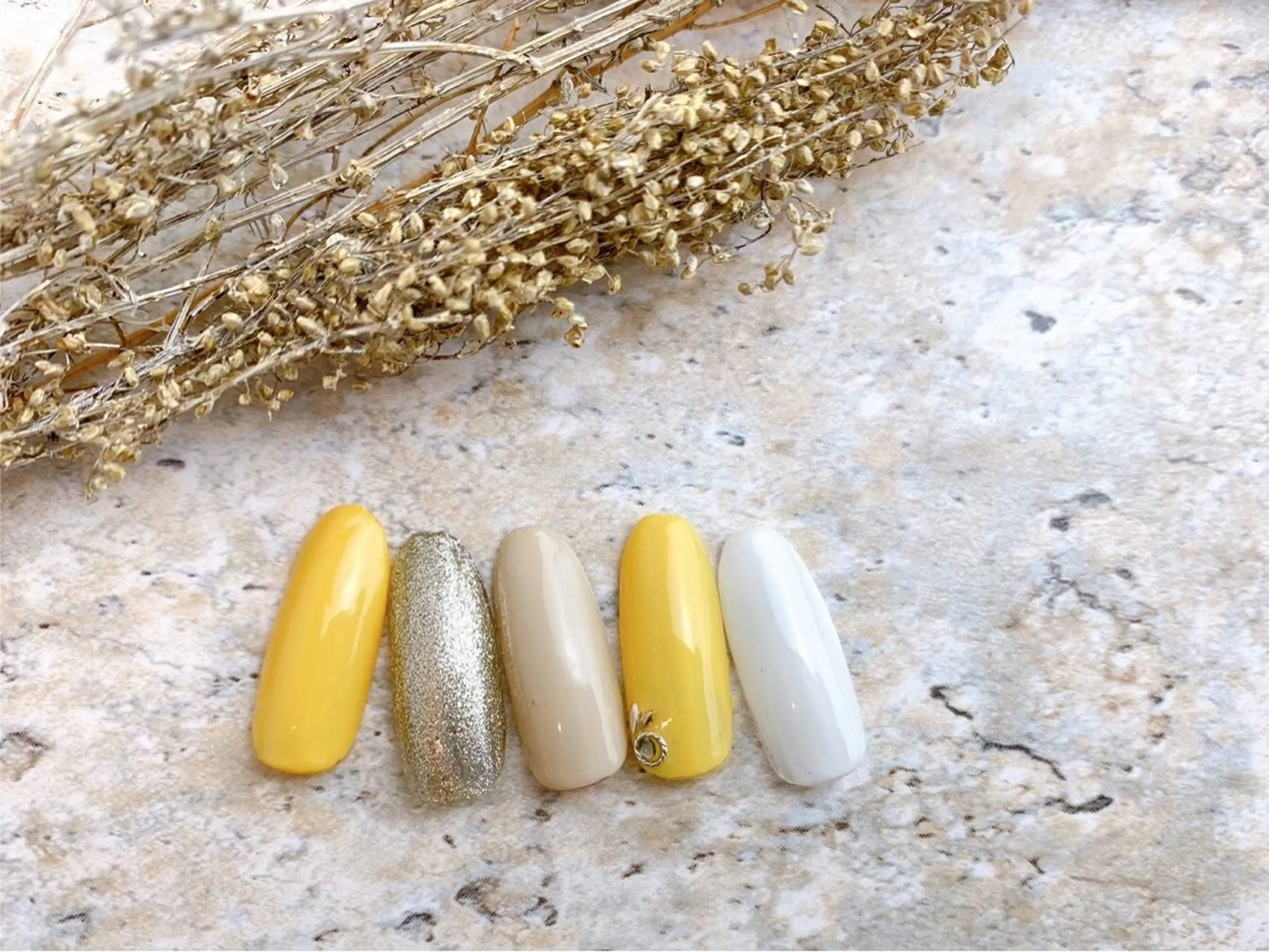 ネイル ネイルサロン&スクール GINA所属・藏野 優花のネイルデザイン