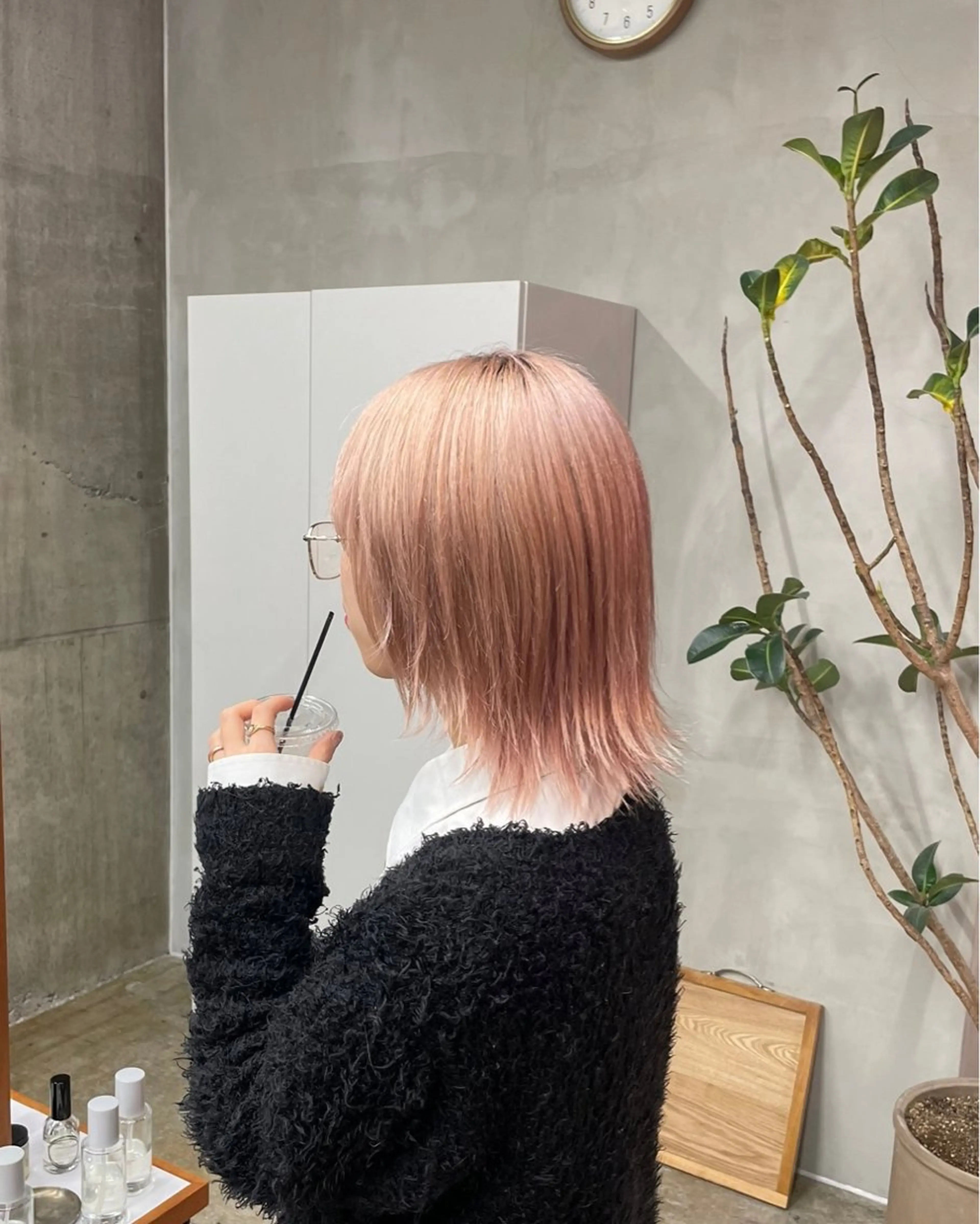 ミディアム カラー 抜きっぱなしブロンド ブロンド ピンクカラー yarn所属・前島 想のヘアスタイル