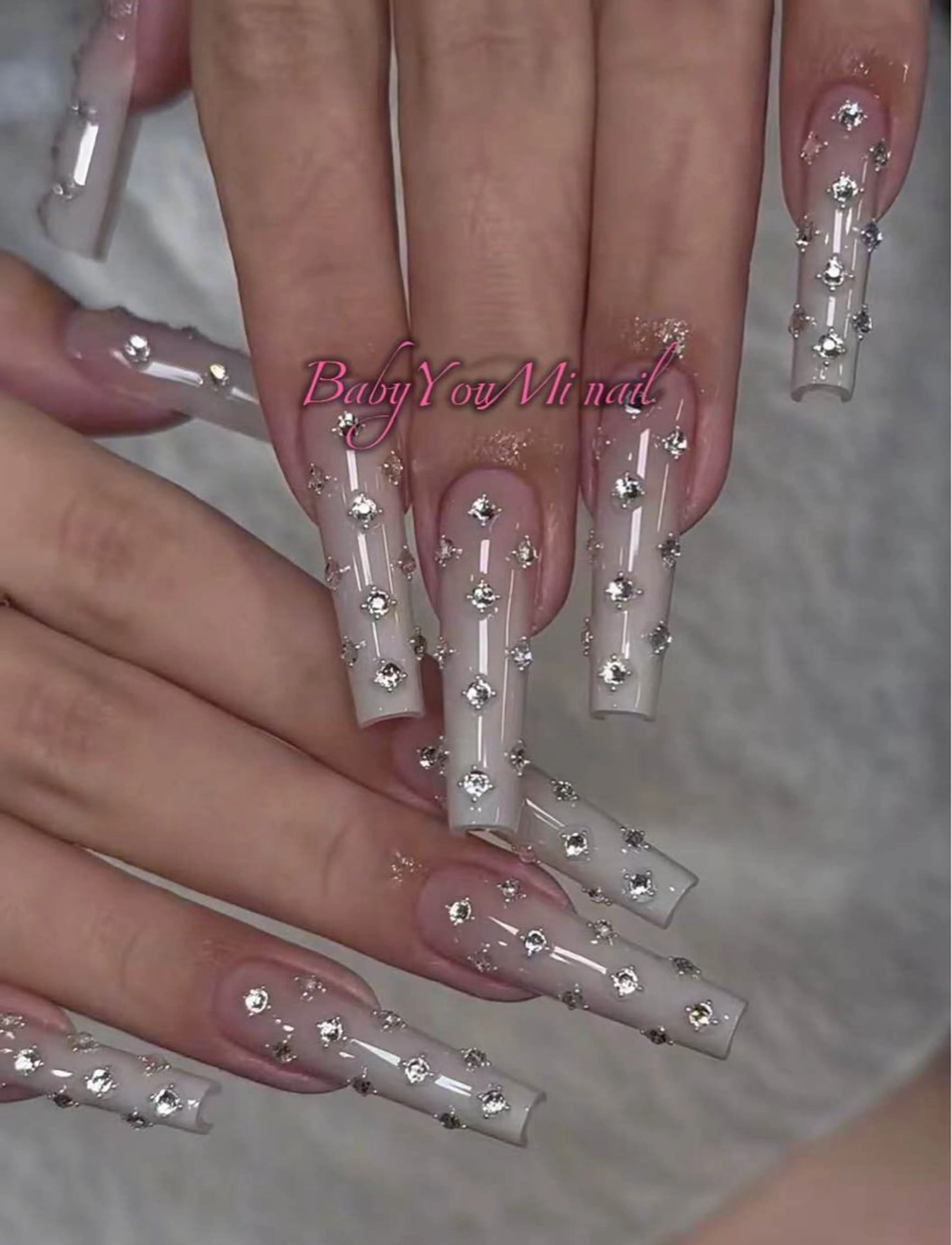 ネイル オーロラネイル フラワーネイル フットネイル フレンチネイル ジェルネイル ハンドネイル BabyYouMi nailのネイルデザイン