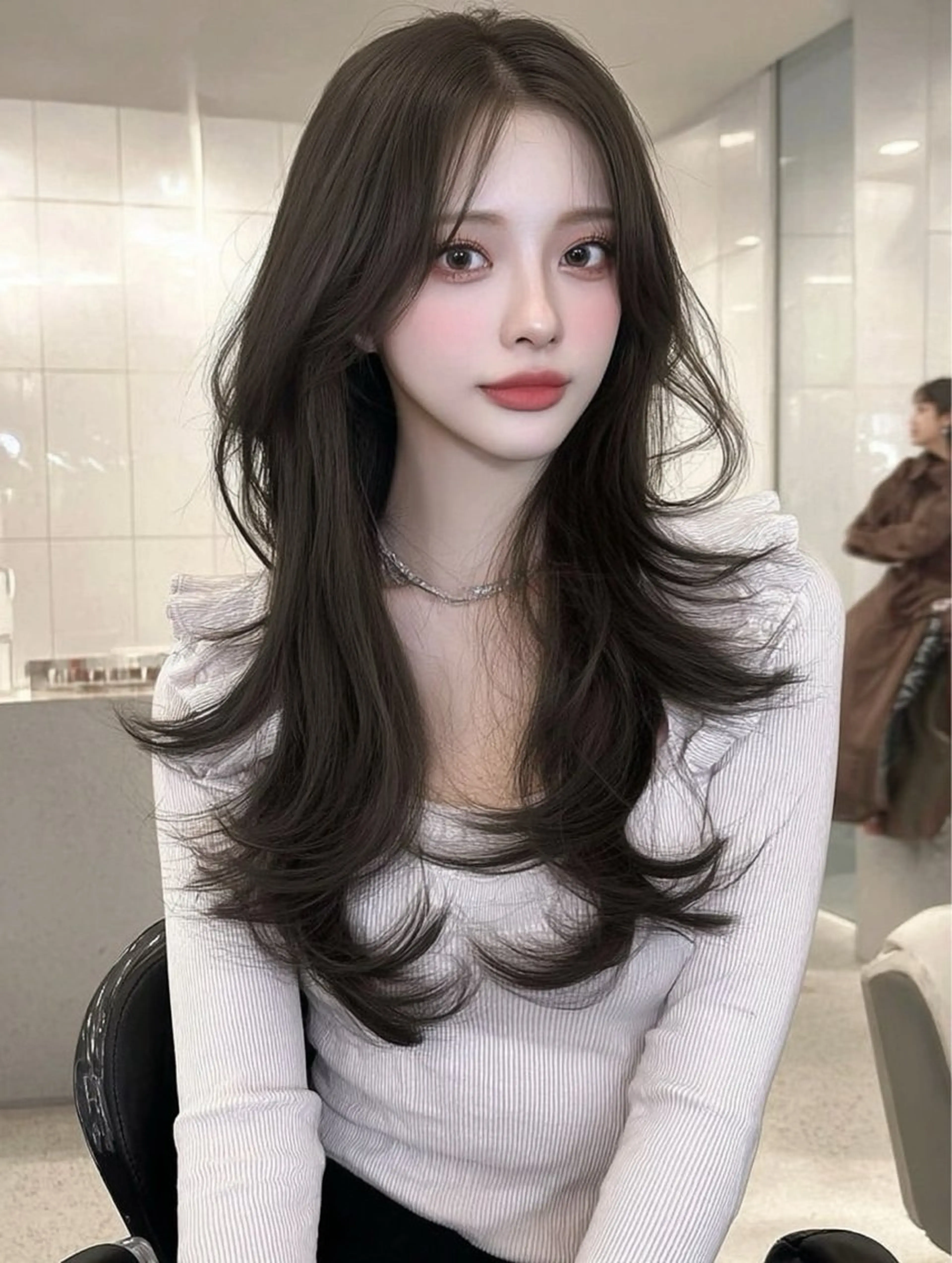 ロング ボブ 顔まわりレイヤー 韓国風ヘア レイヤーカット ウルフカット 岡田 望愛🫧のヘアスタイル