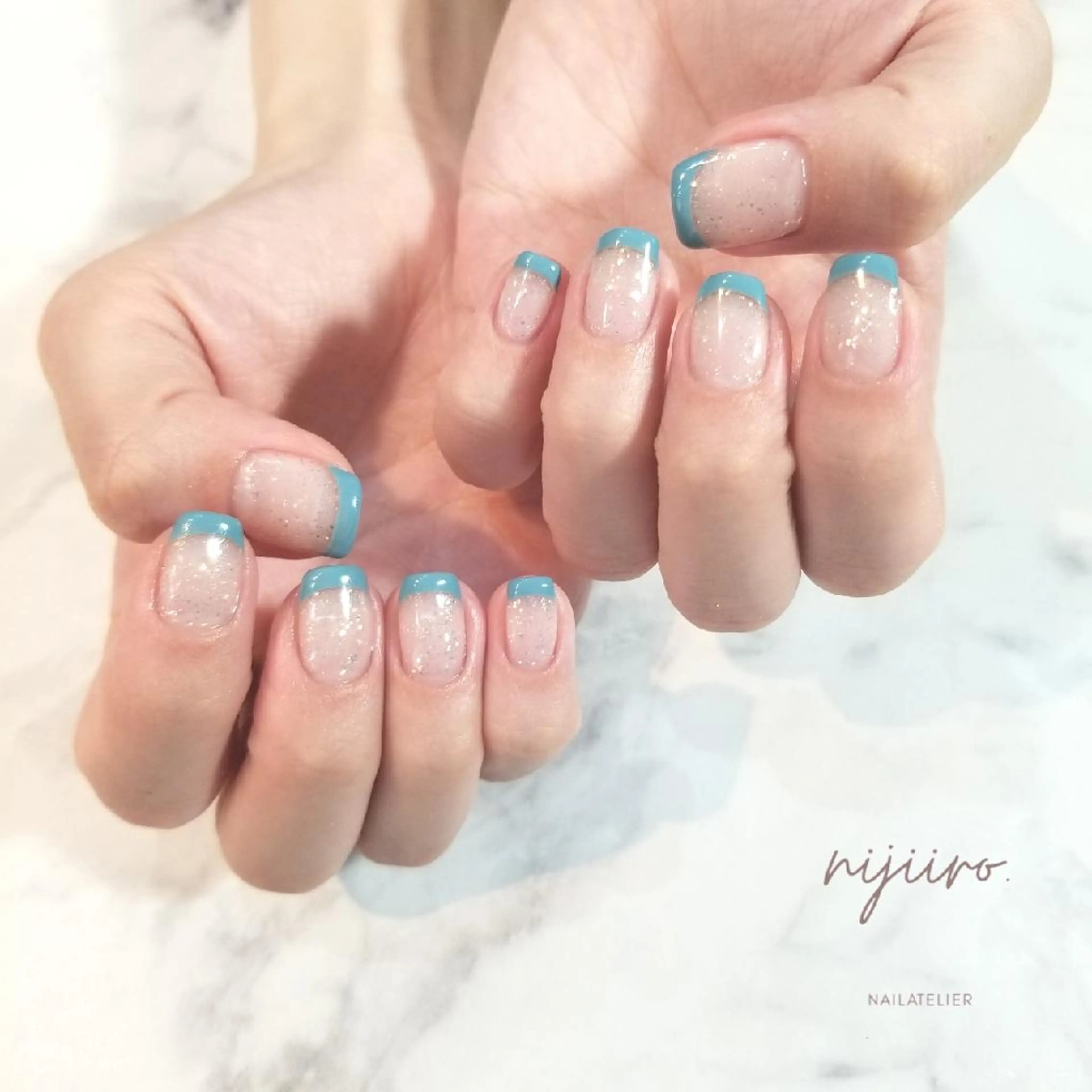 ネイル フレンチネイル ラメ(グリッター) ハンドネイル nailatelier nijiiro.所属・nijiiro🌈 サトウのネイルデザイン