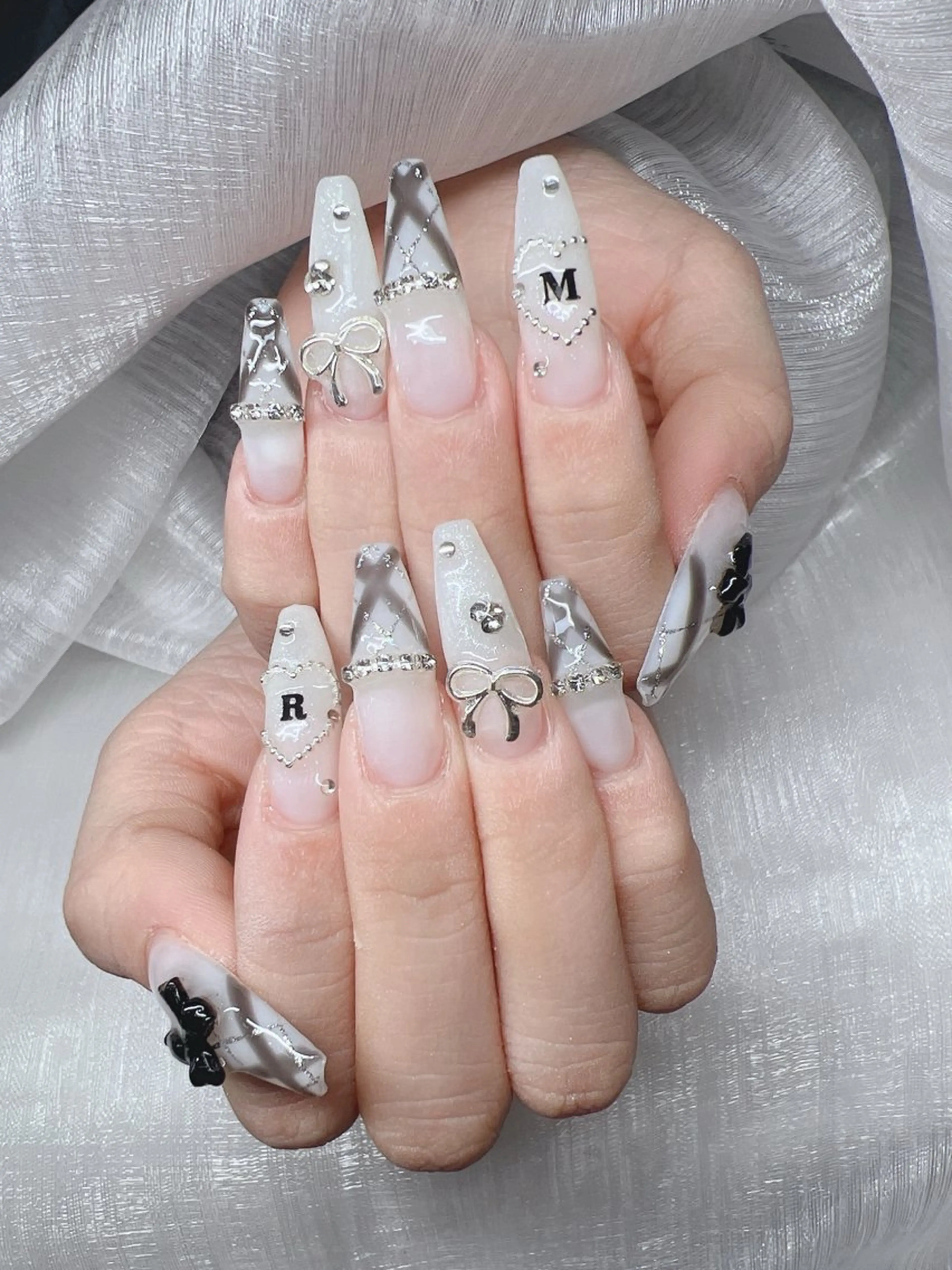 ネイル ハンドネイル Lee Nails チップ長さだし専門店のネイルデザイン