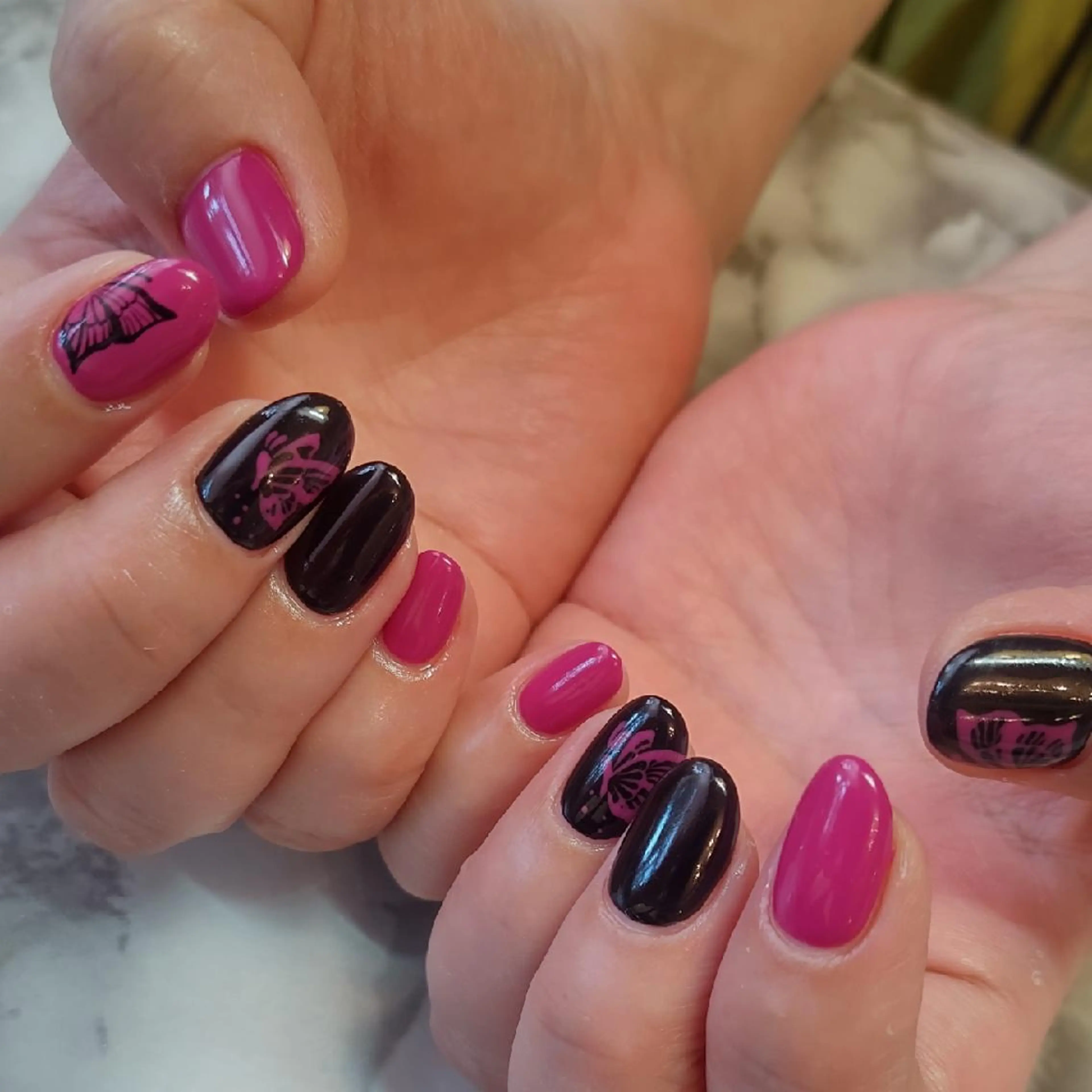 ネイル ジェヌインネイル 河内のネイルデザイン