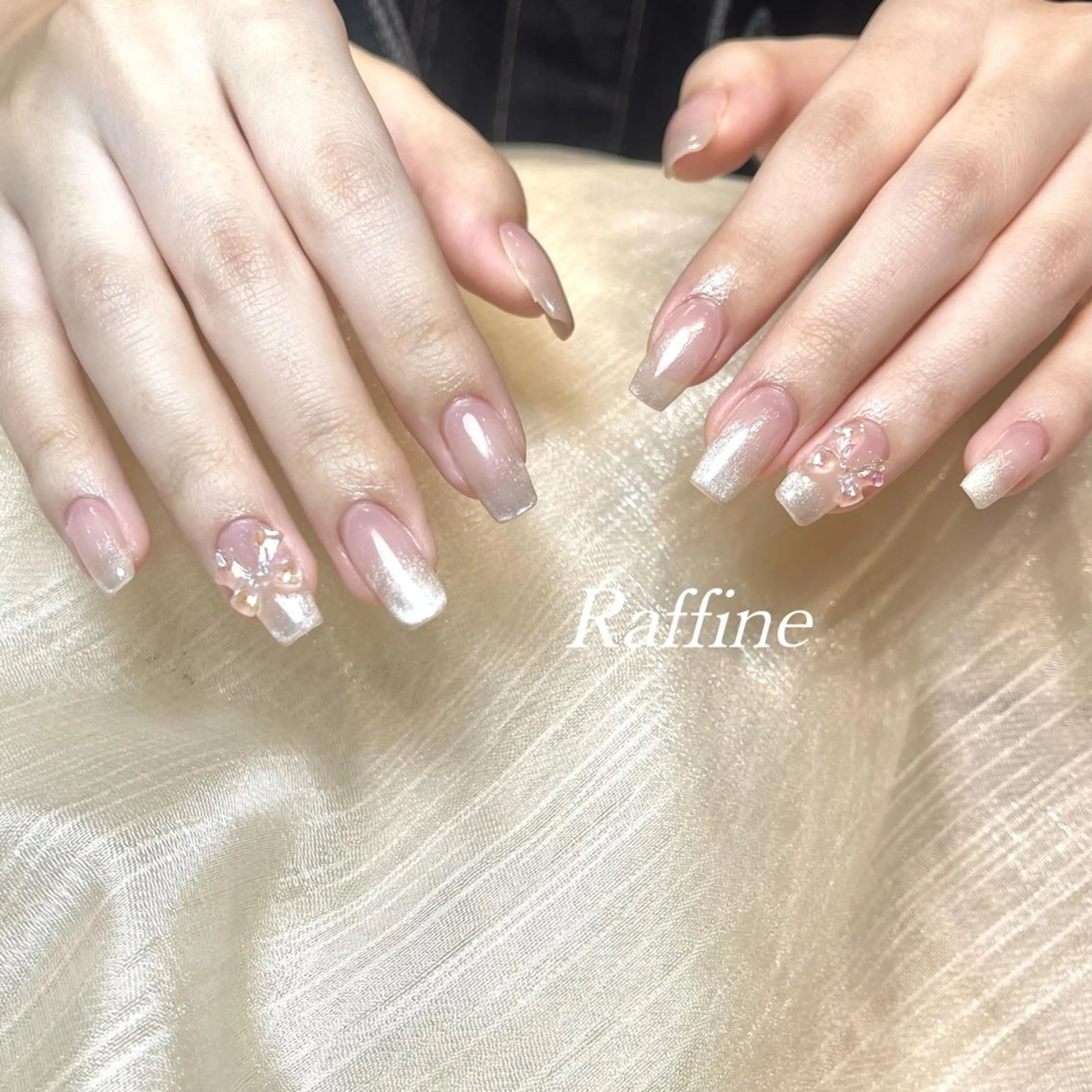 ネイル RAFFINE 月🦋🩵のネイルデザイン