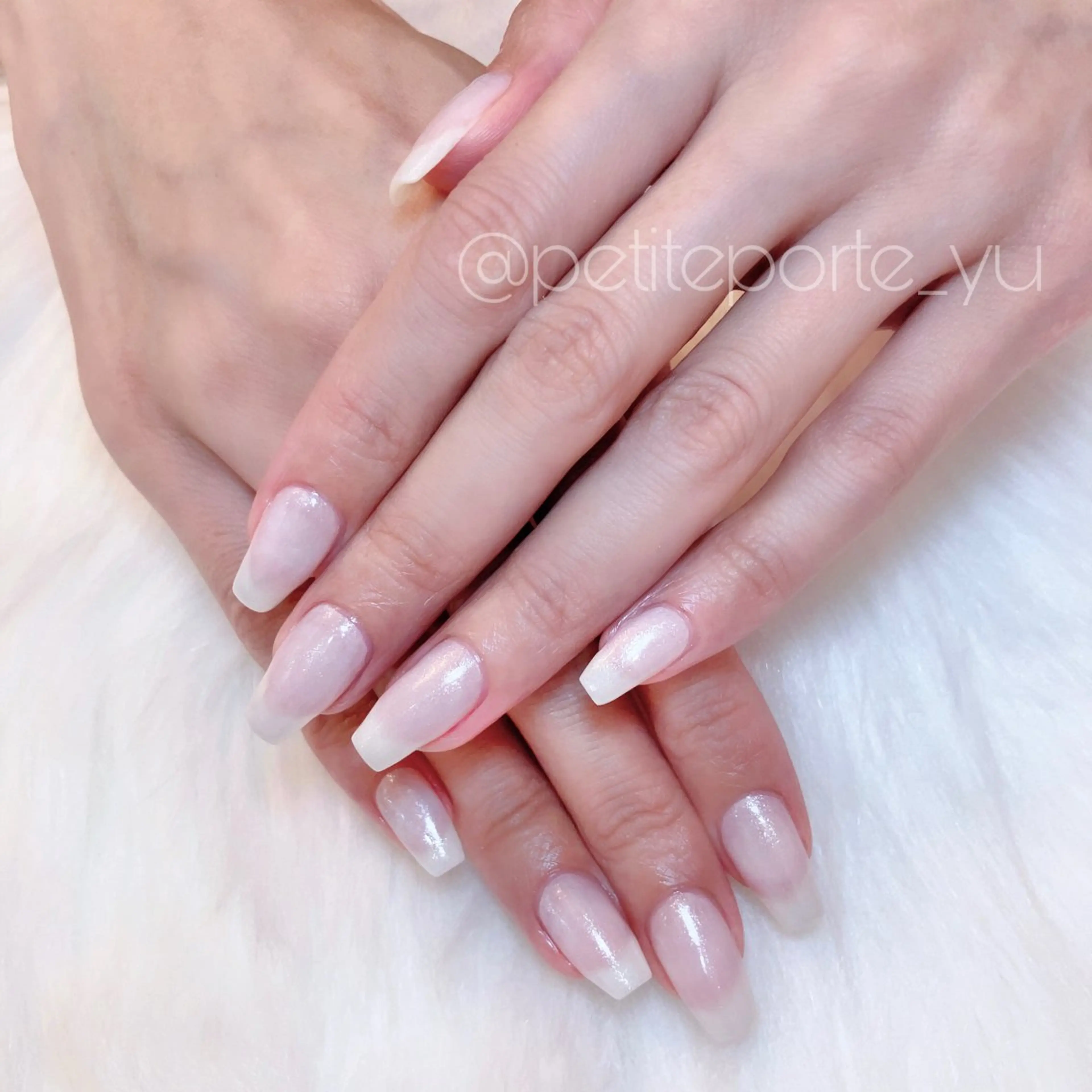 ネイル ラメ(グリッター) ホワイト ハンドネイル nailsalon petite porte所属・petite porteのネイルデザイン