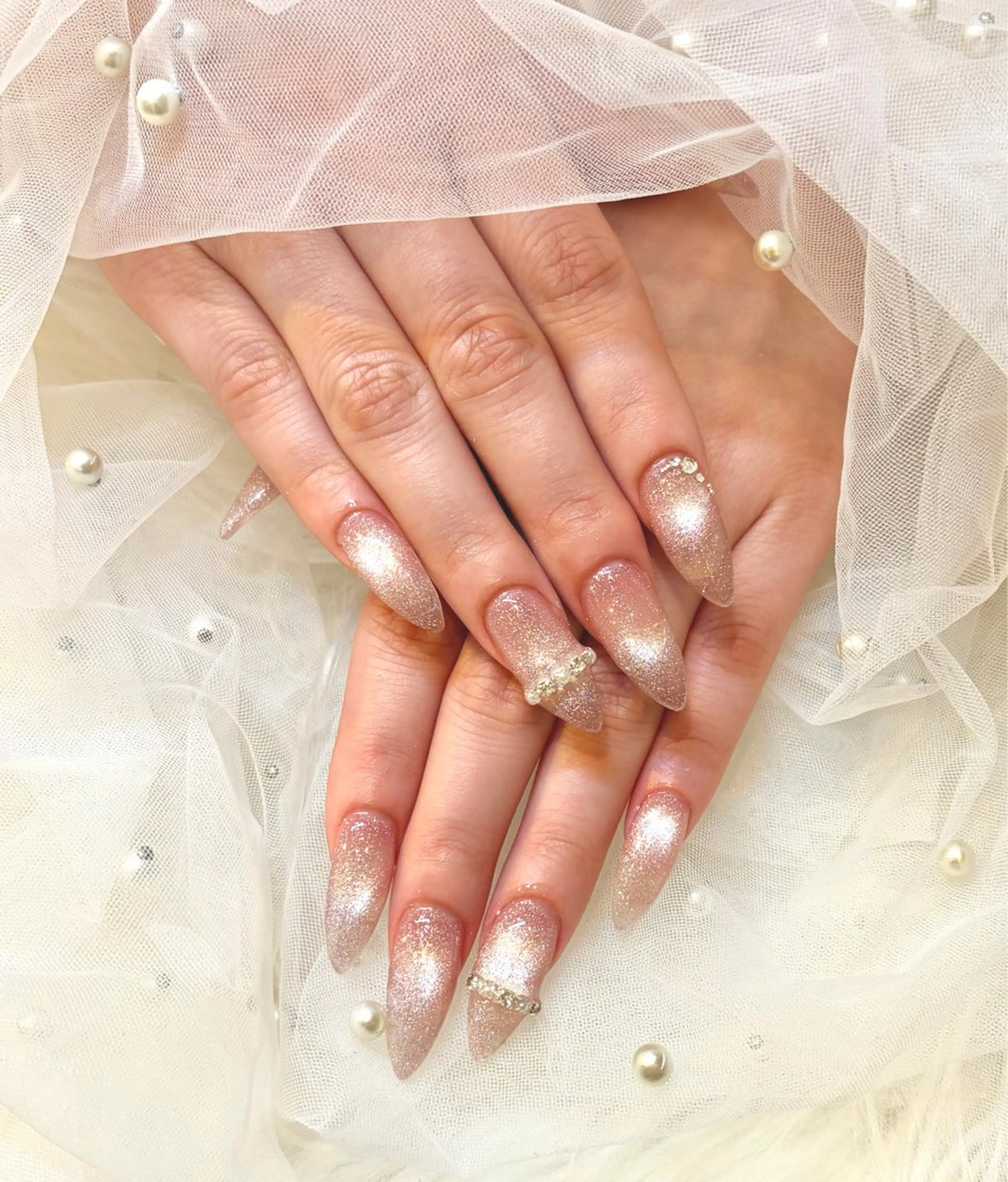 ネイル フラッシュネイル フラッシュマグ キラキラネイル マグネットネイル ワンホンネイル ハンドネイル エミラボーテ 心斎橋店所属・ODA HIMARIのネイルデザイン