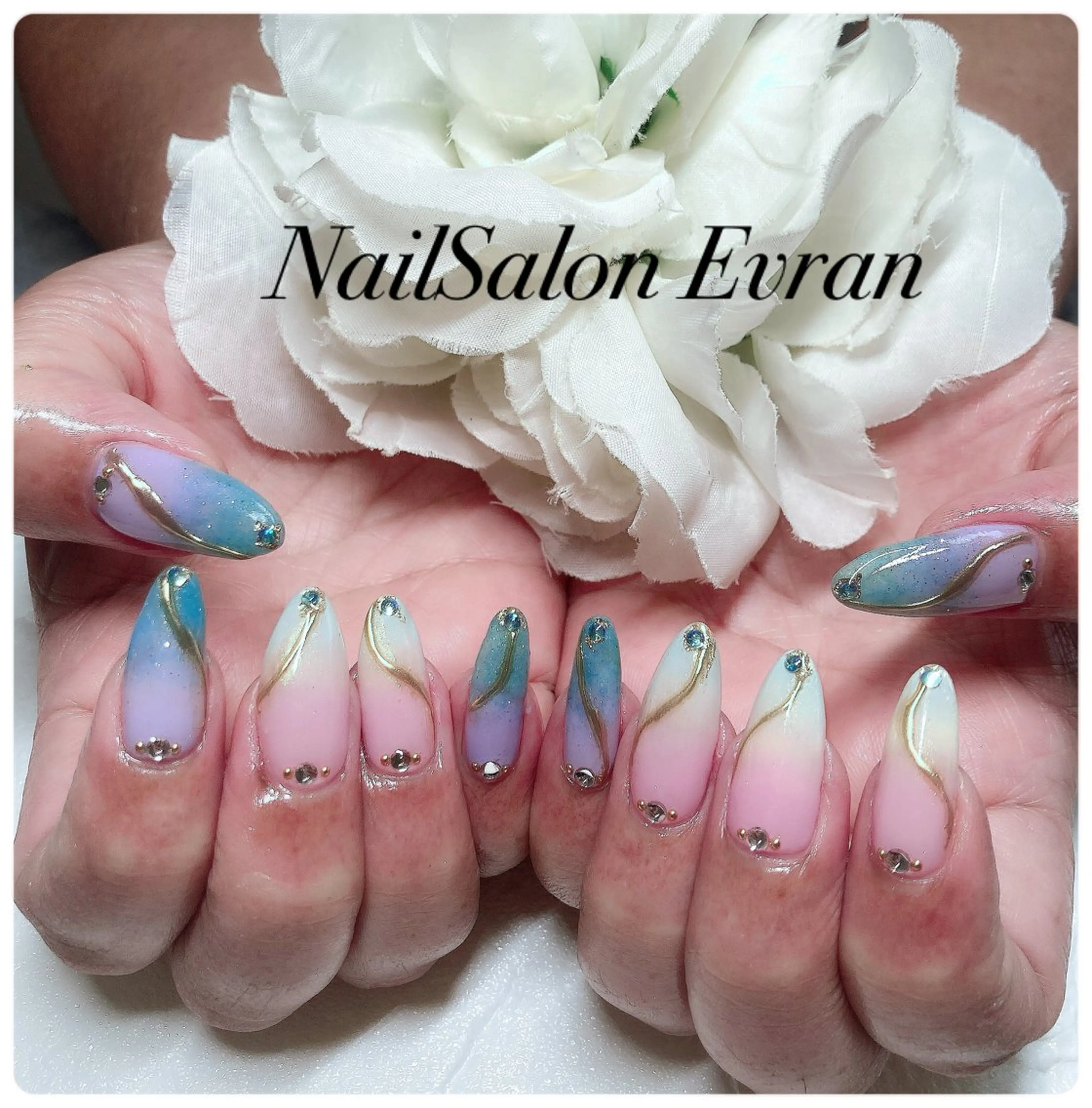 ネイル アートネイル フレンチネイル グラデーション マグネットネイル 持ち込み ハンドネイル Nail salon Evranのネイルデザイン