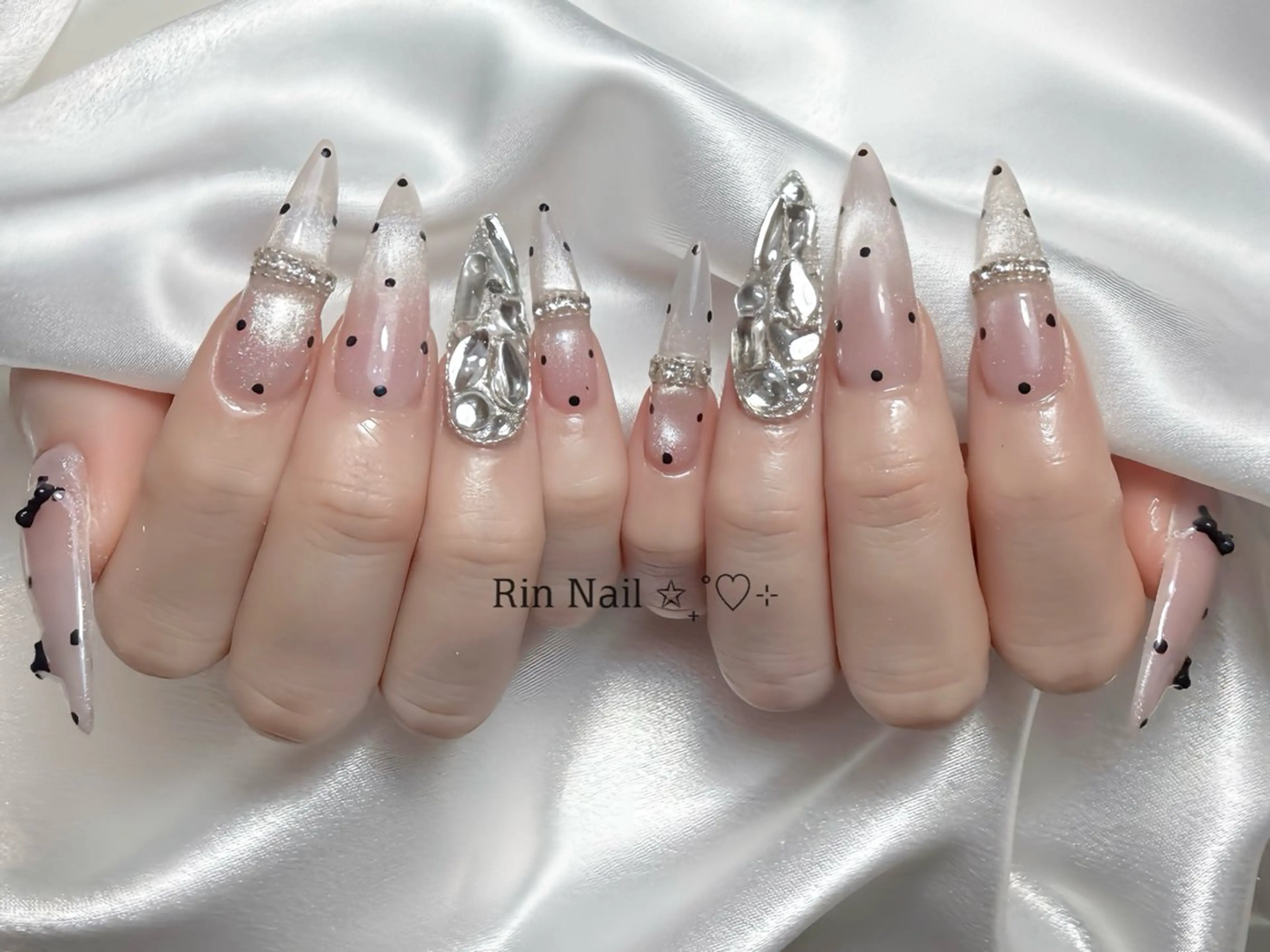 ネイル アートネイル チークネイル ジェルネイル ロングネイル マグネットネイル ハンドネイル Rin Nail 新大久保店のネイルデザイン
