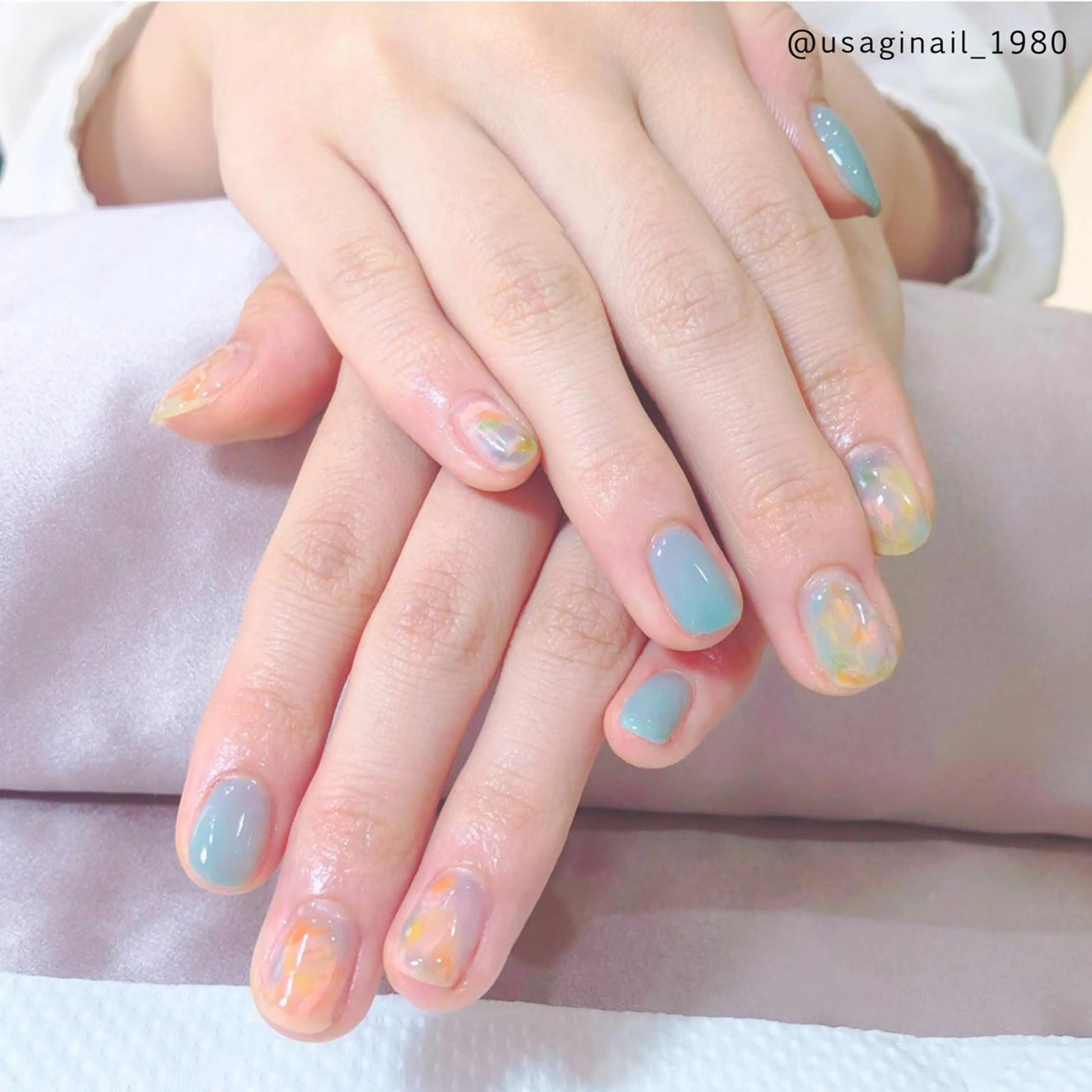 ネイル アートネイル ブルー ジェルネイル ニュアンスネイル 夏ネイル ハンドネイル usagi nailのネイルデザイン