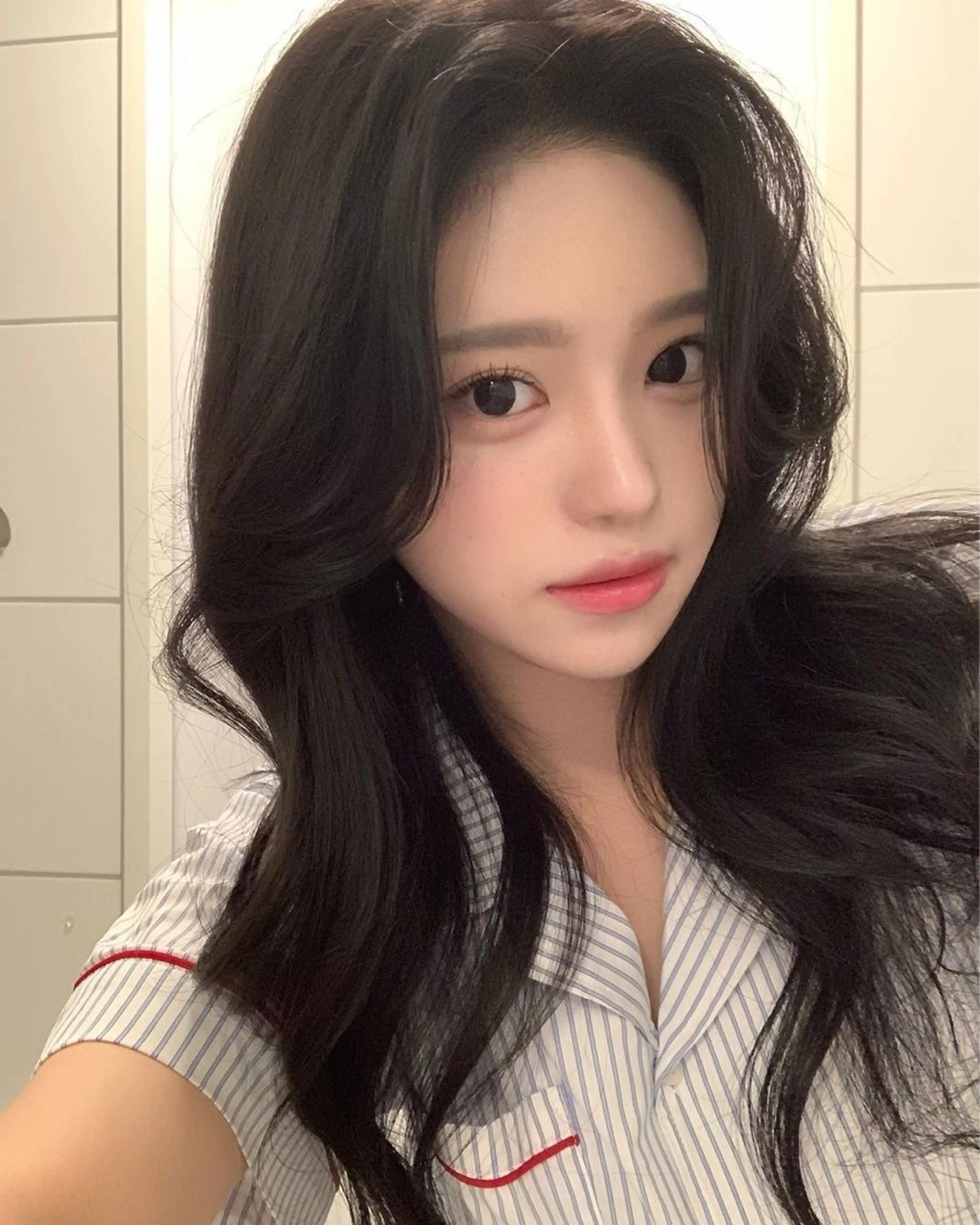 ロング カット パーマ 韓国ヘア🇰🇷 YURIYAのヘアスタイル