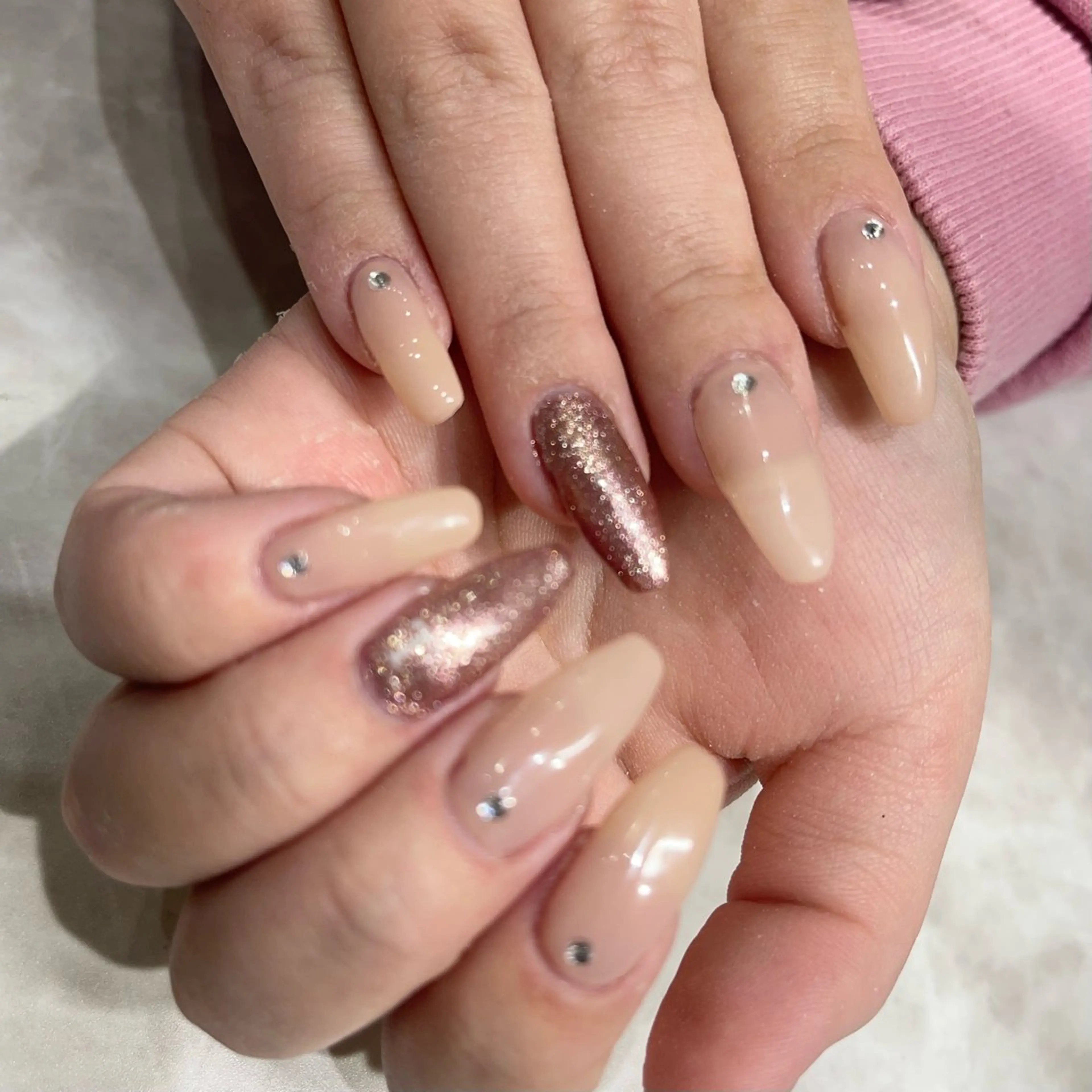ネイル アートネイル ジェルネイル ラメ(グリッター) ピンク PlusOnenailsalon所属・粕屋ネイル＆耳つぼ 🫧Natsumiのネイルデザイン