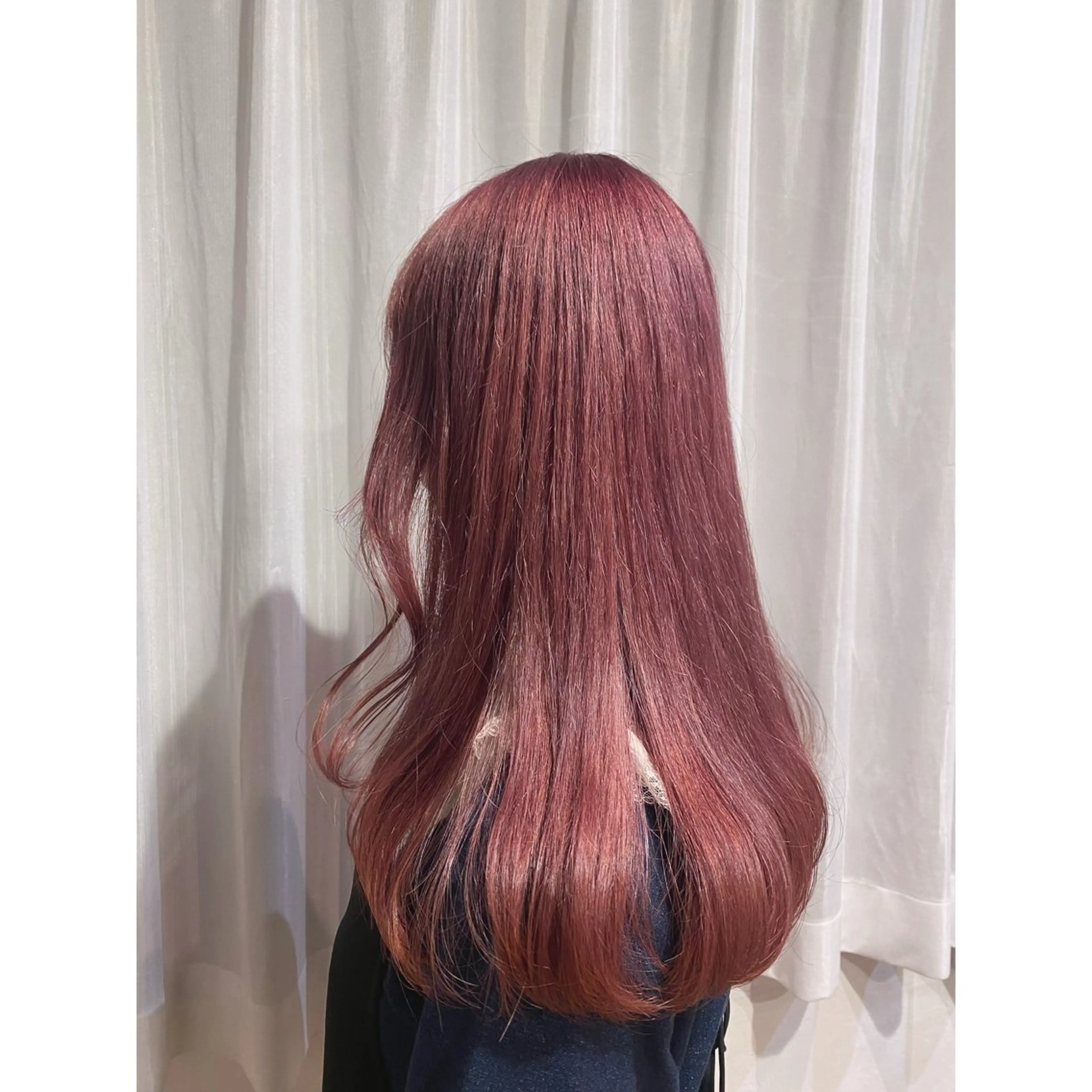 ロング 艶•透明感カラー フィーシーのヘアスタイル