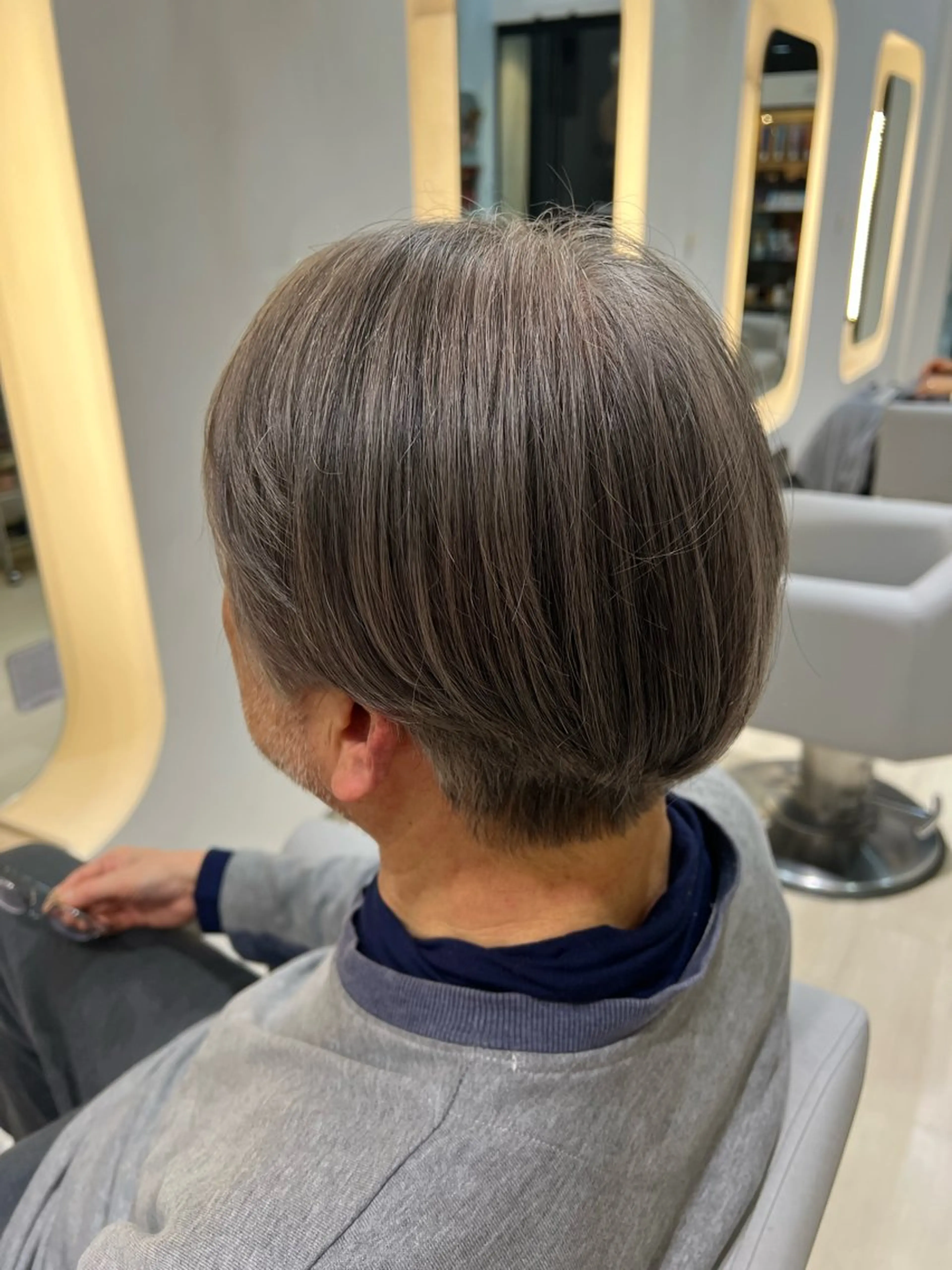 ショート カラー カット 堀井 凌平のヘアスタイル