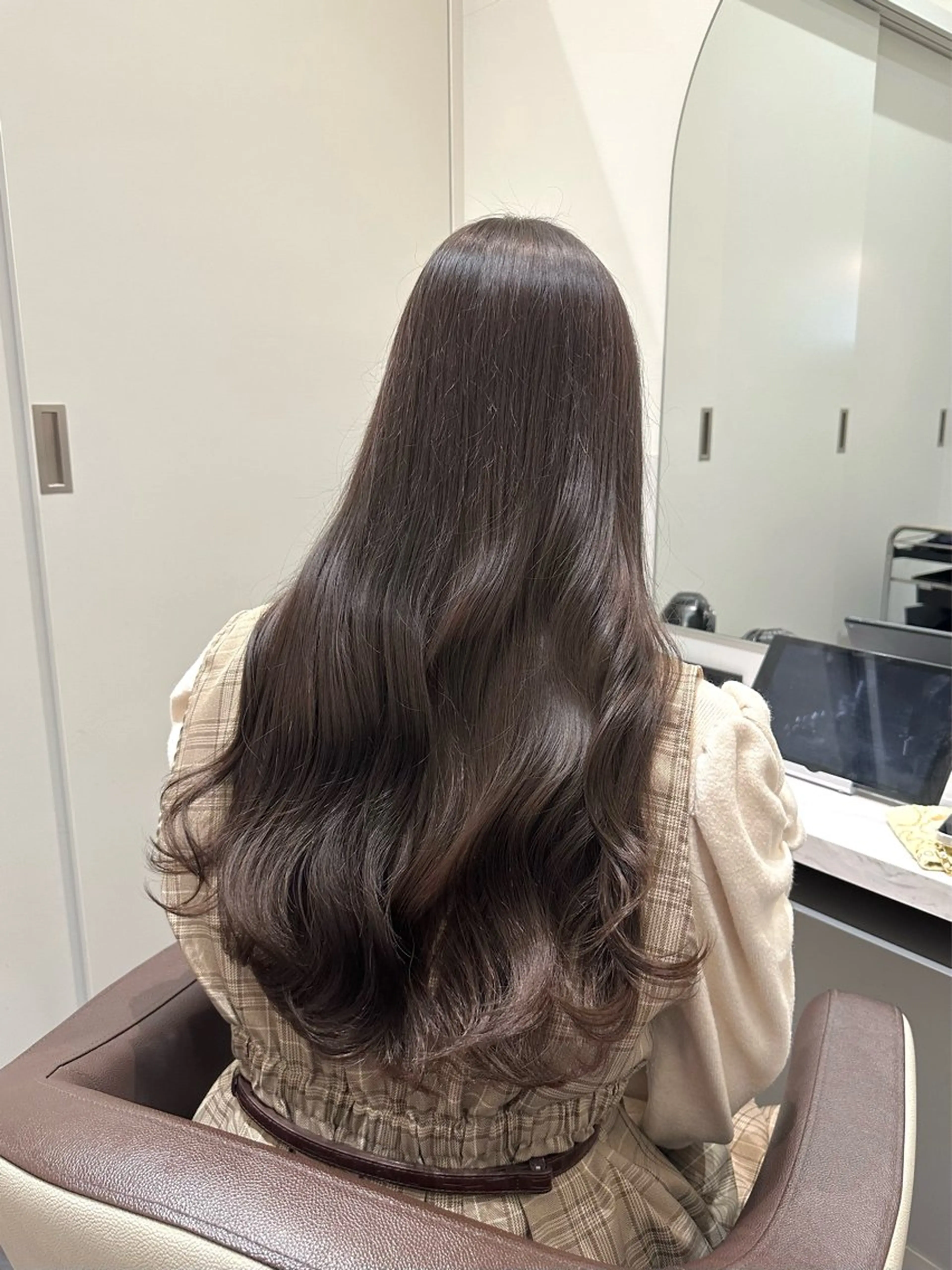 ロング カラー ブリーチ グレージュ ブリーチなしカラー LUMO所属・矢野 晃平のヘアスタイル