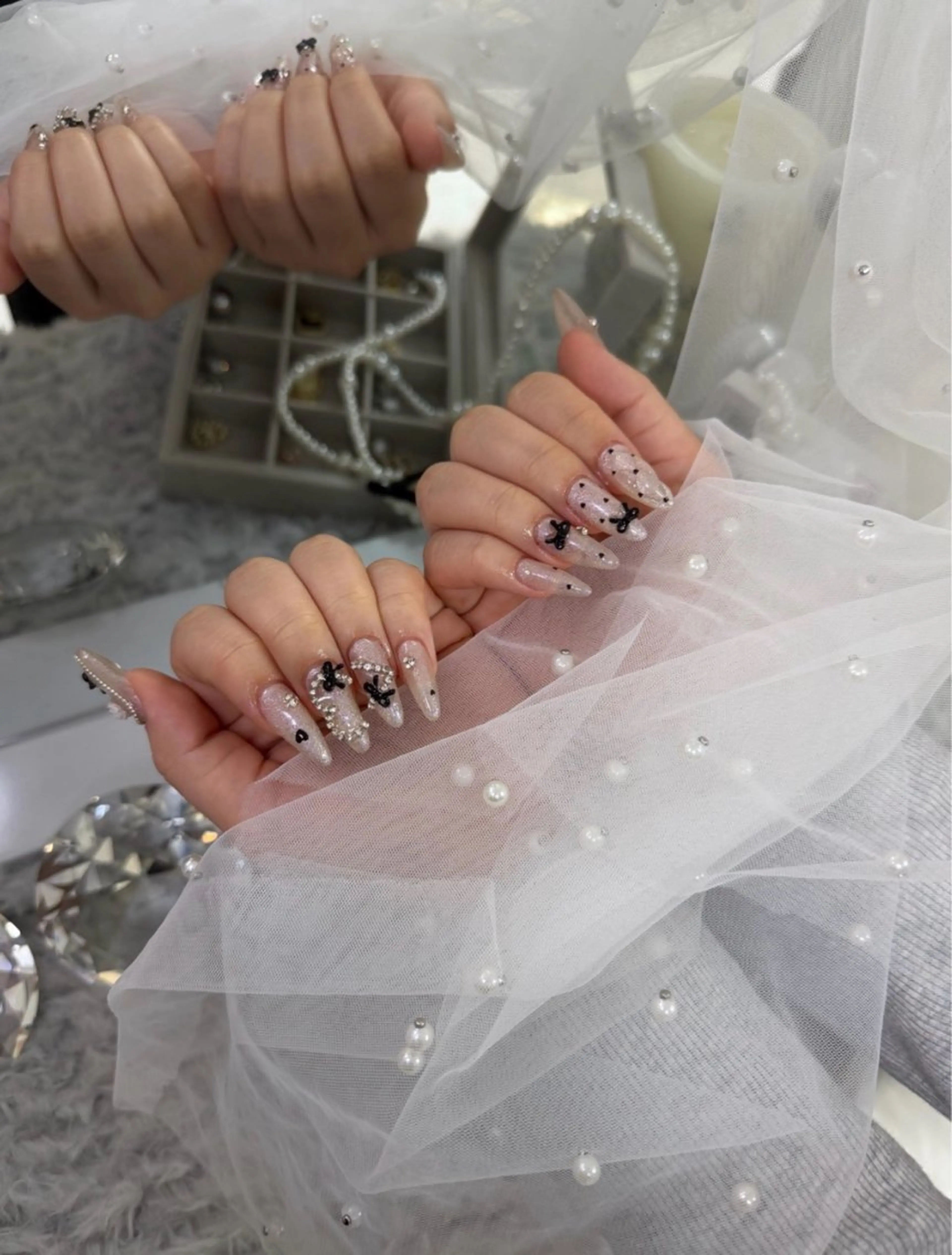 ネイル フットネイル ジェルネイル キラキラネイル 韓国ネイル マグネットネイル ハンドネイル TIDY .のネイルデザイン