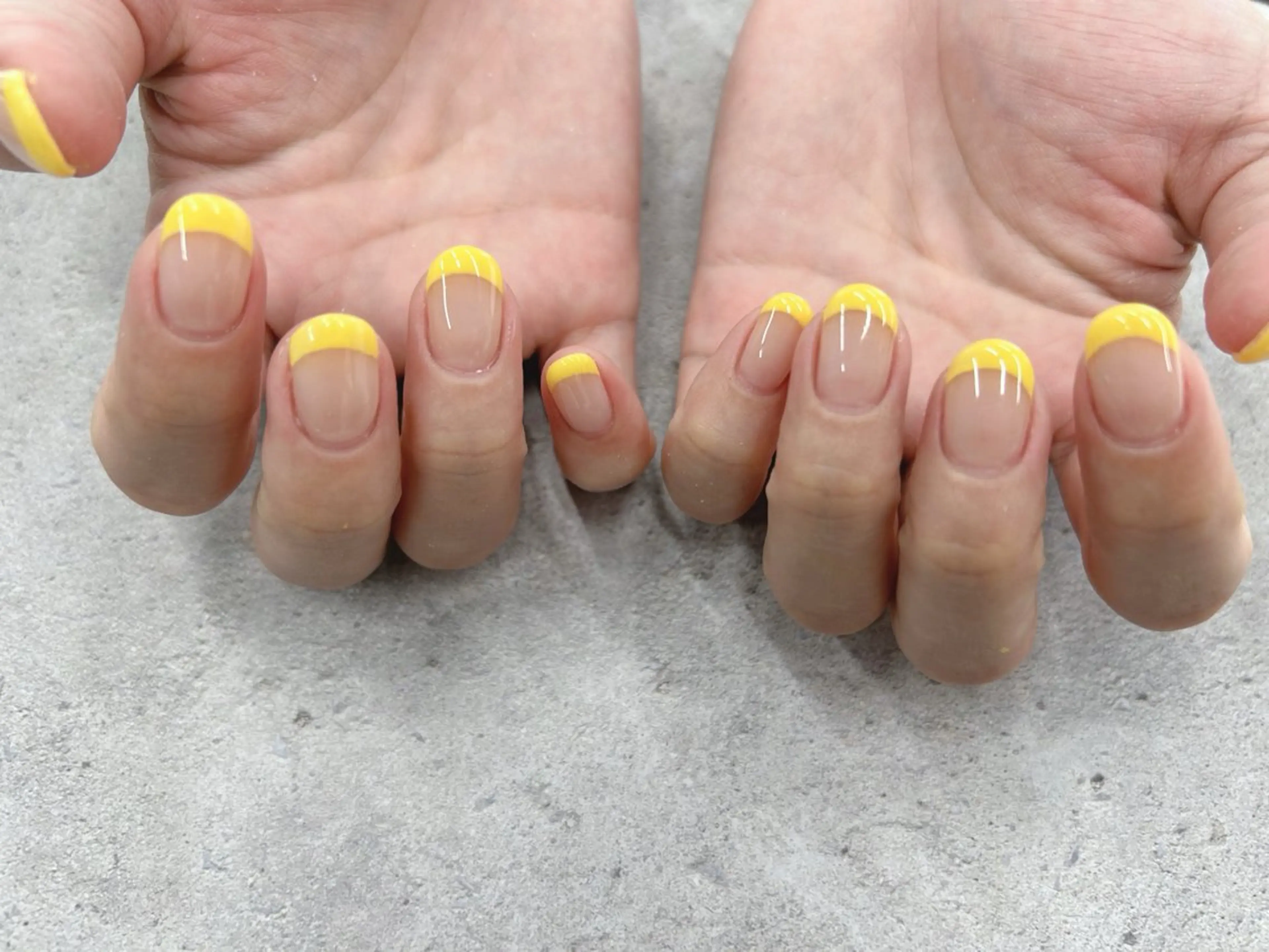 ネイル フレンチネイル 黄色 ハンドネイル Nail Salon agré所属・agré ネイルサロン アグレのネイルデザイン