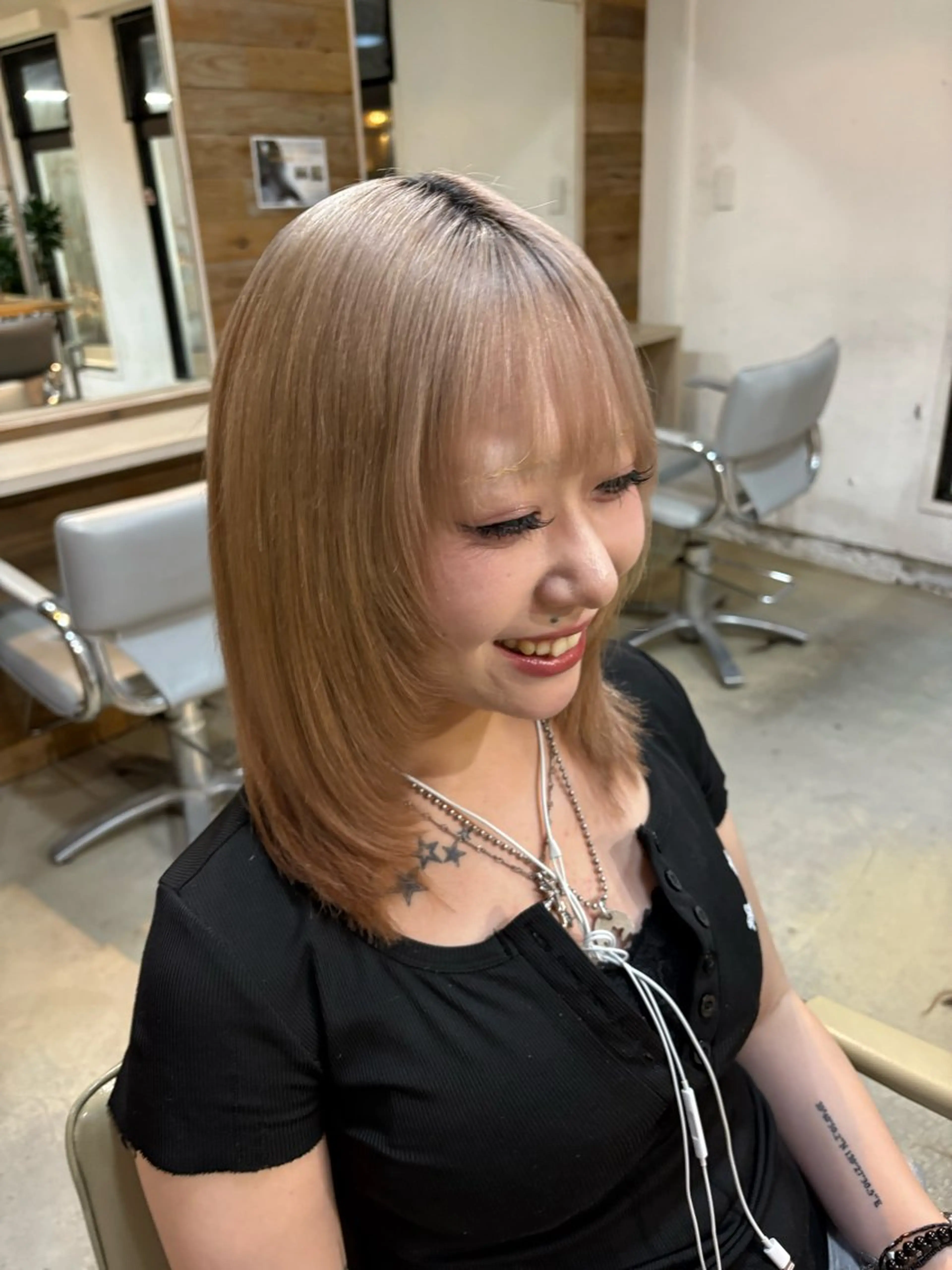 ミディアム 顔周りカット レイヤーカット 小顔カット NOAHFLY所属・noahfly / maoのヘアスタイル