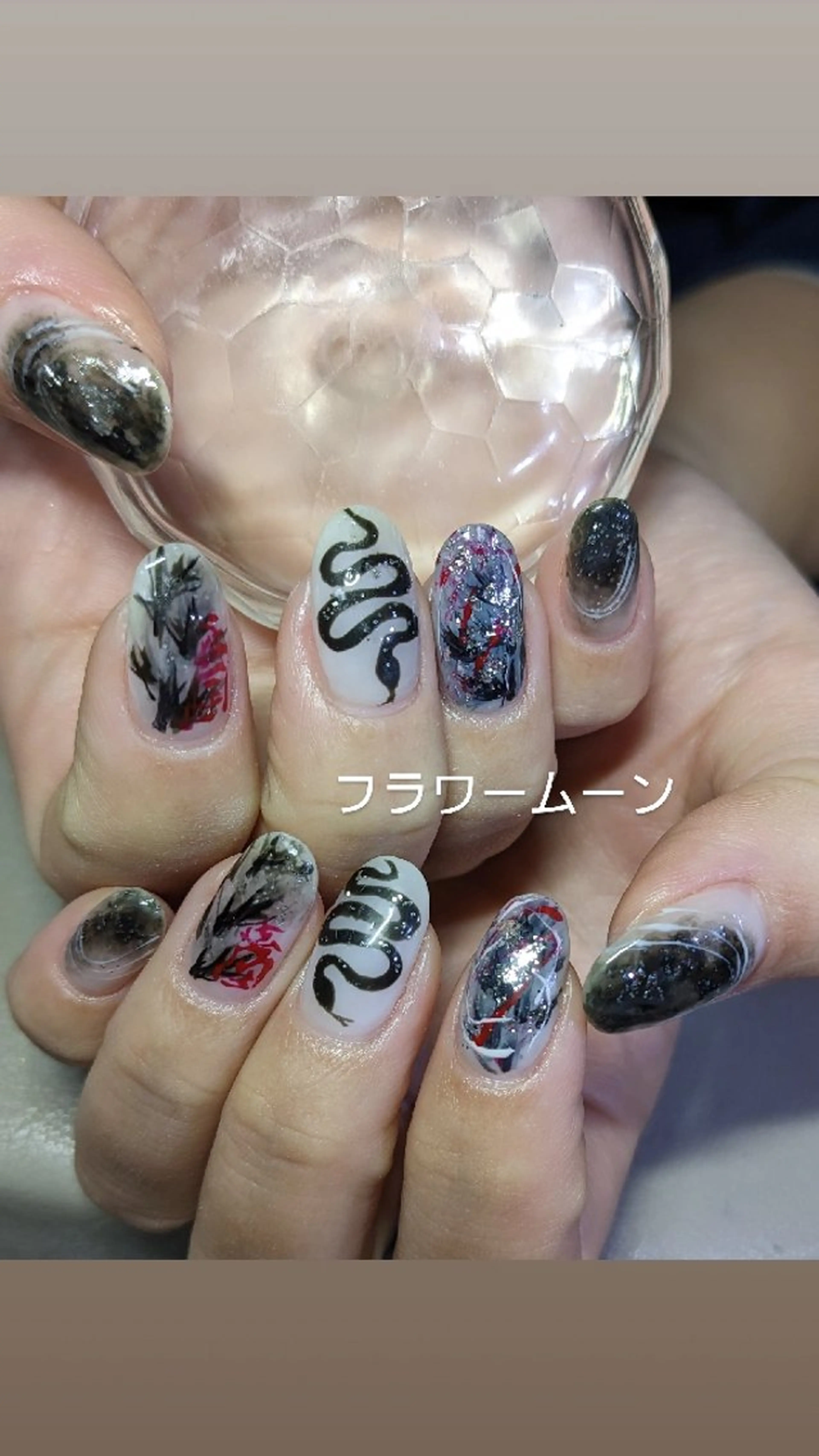 ネイル アートネイル ハンドネイル ハンドケア フラワー ムーンのネイルデザイン