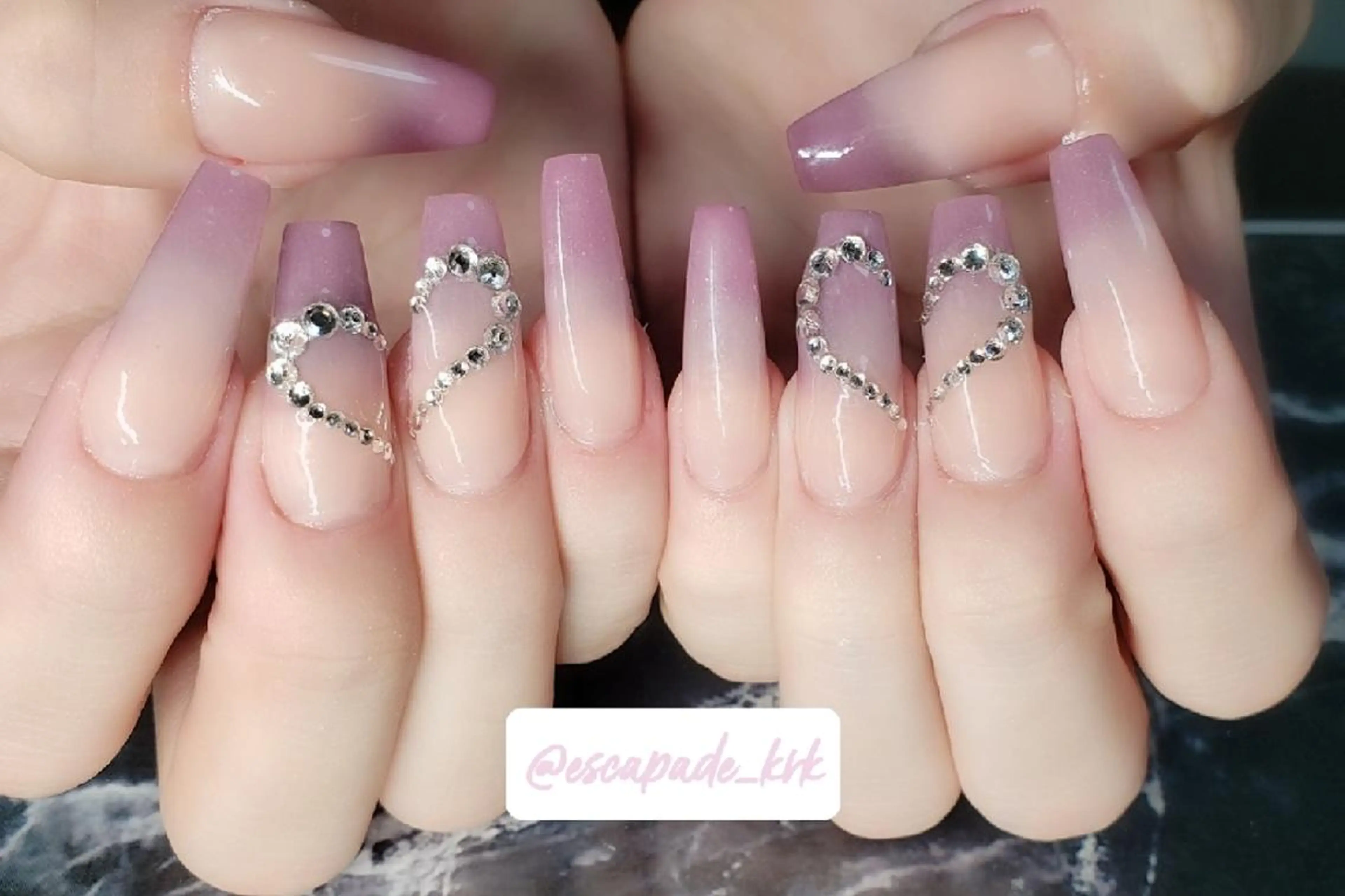 セミロング ネイル ハンドネイル クロキ 。のネイルデザイン