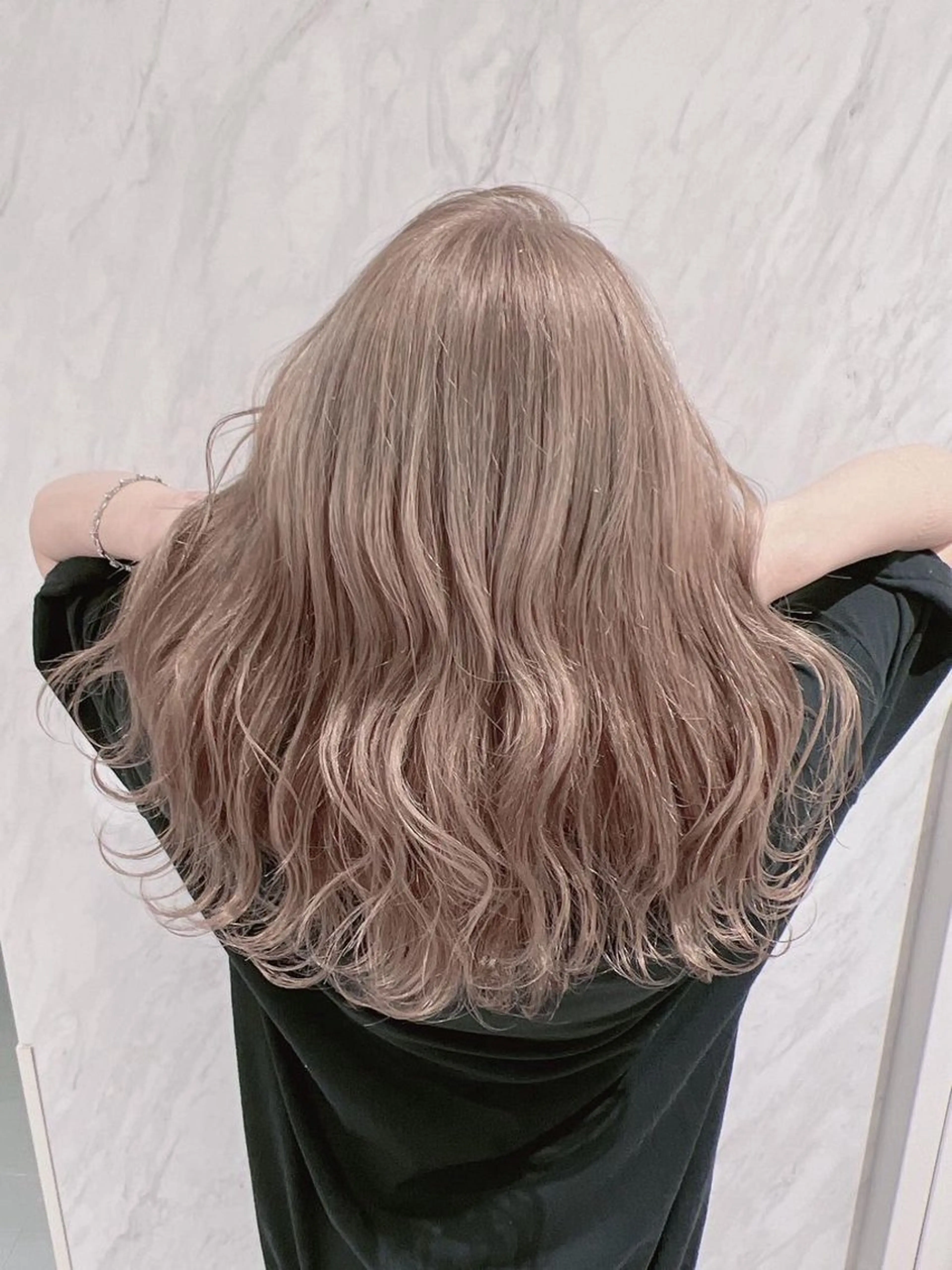 セミロング 服部 真希のヘアスタイル