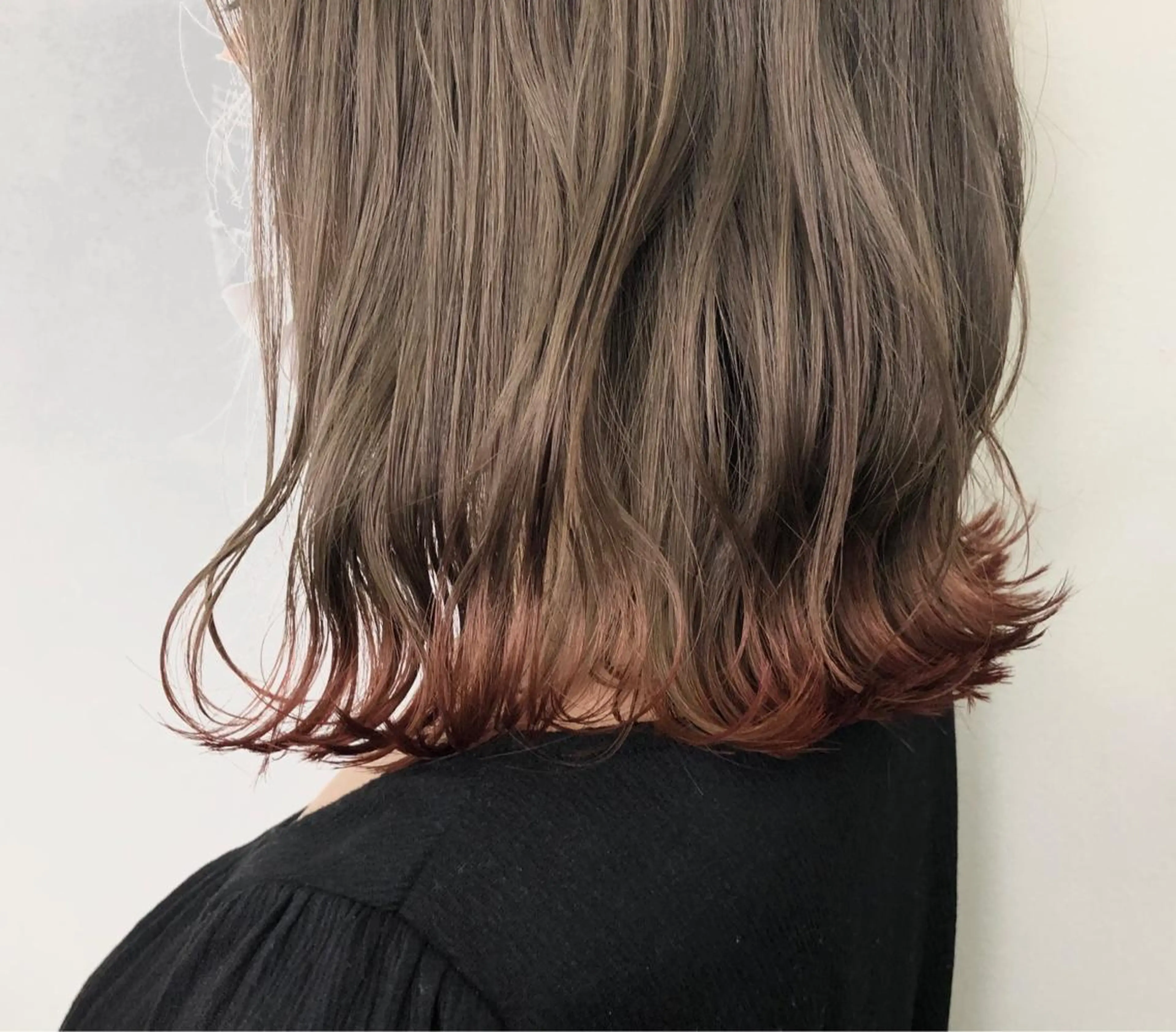 セミロング カラー ベージュカラー ミルクティーベージュ オレンジ ヘアカラー トリートメント メンズ レイヤー ウルフ 弓木啓輔のヘアスタイル