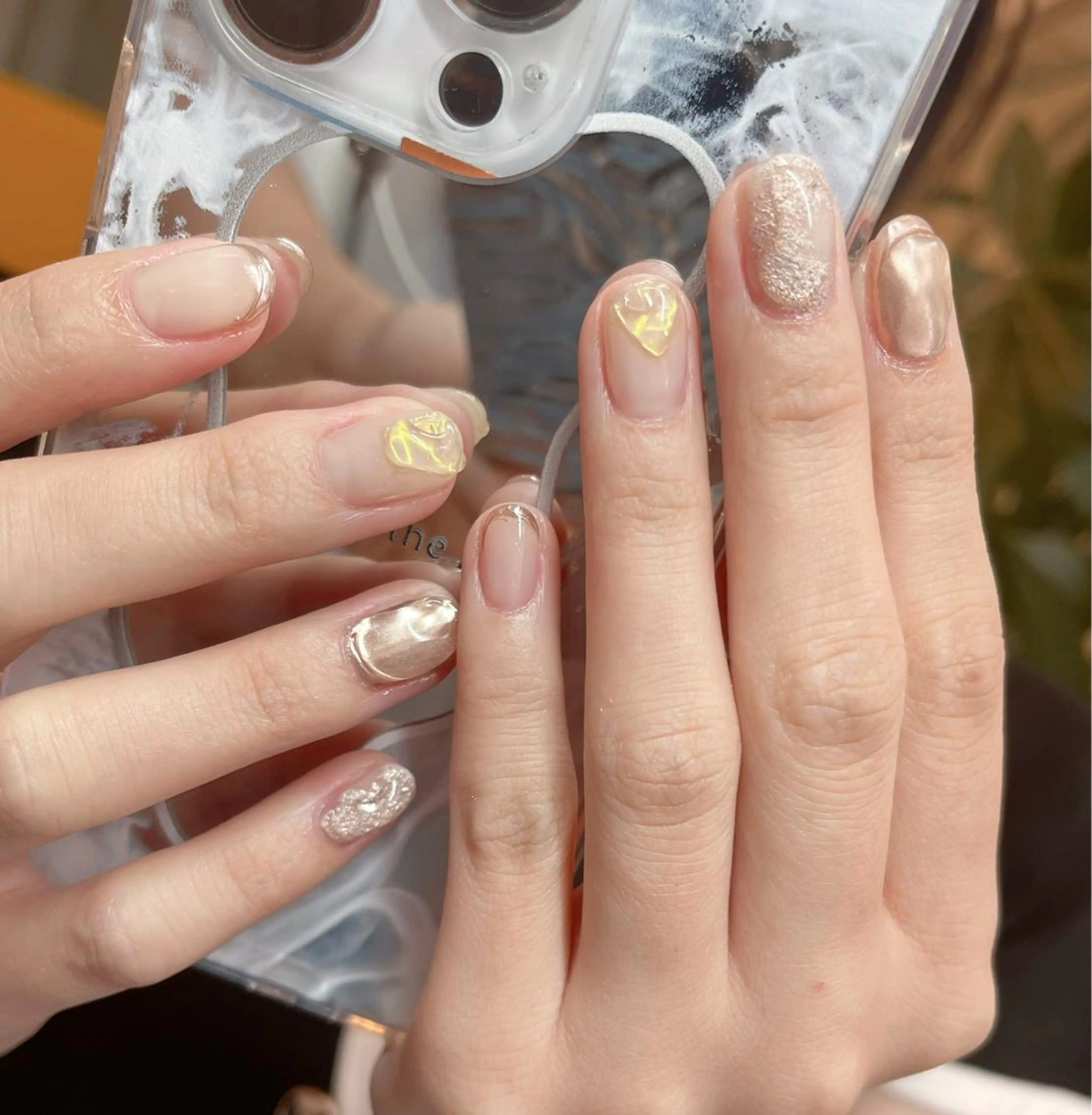 ミディアム ネイル ハンドネイル 長さ出し専門 nynaのネイルデザイン