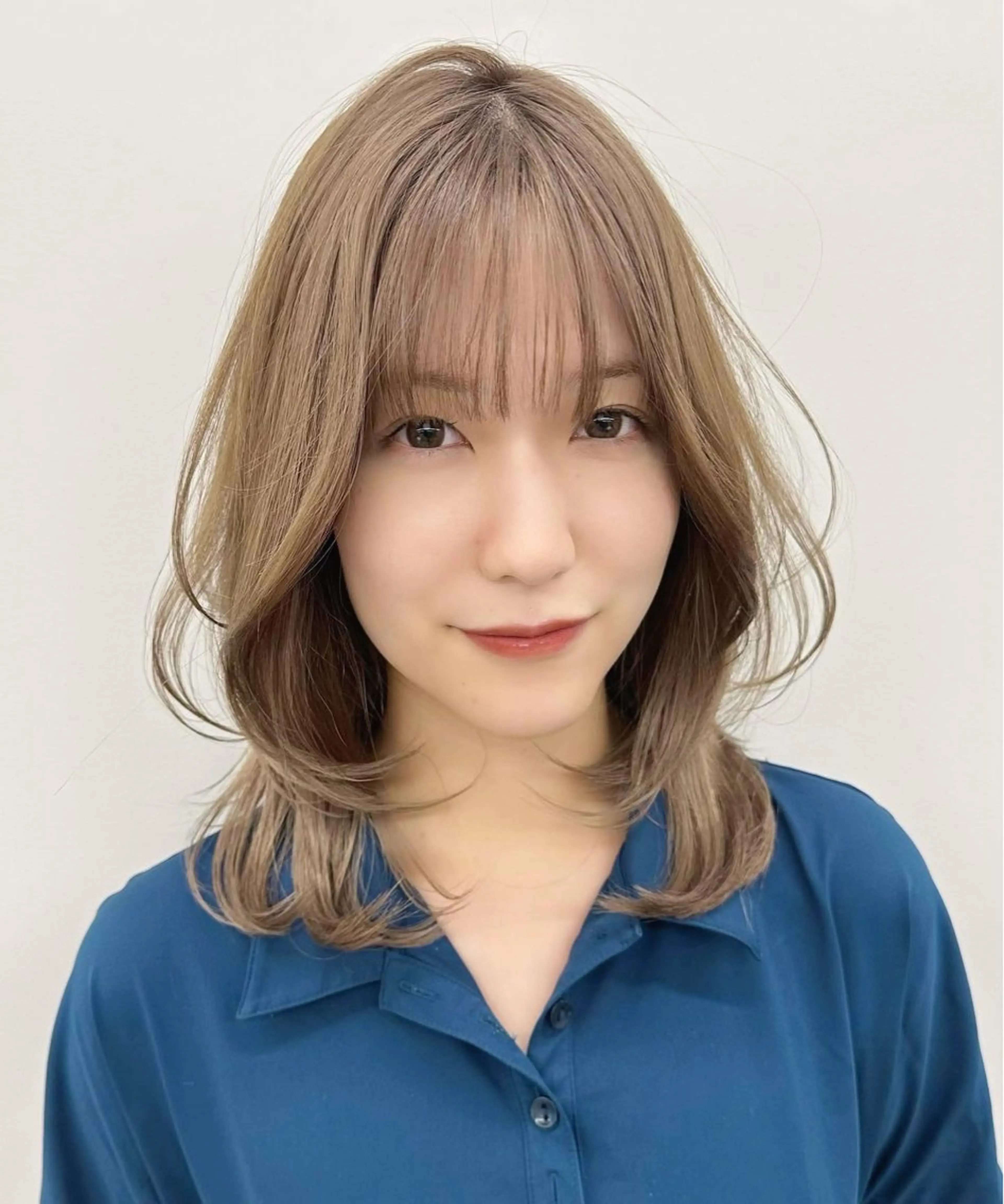 ミディアム 伊藤 りいなのヘアスタイル