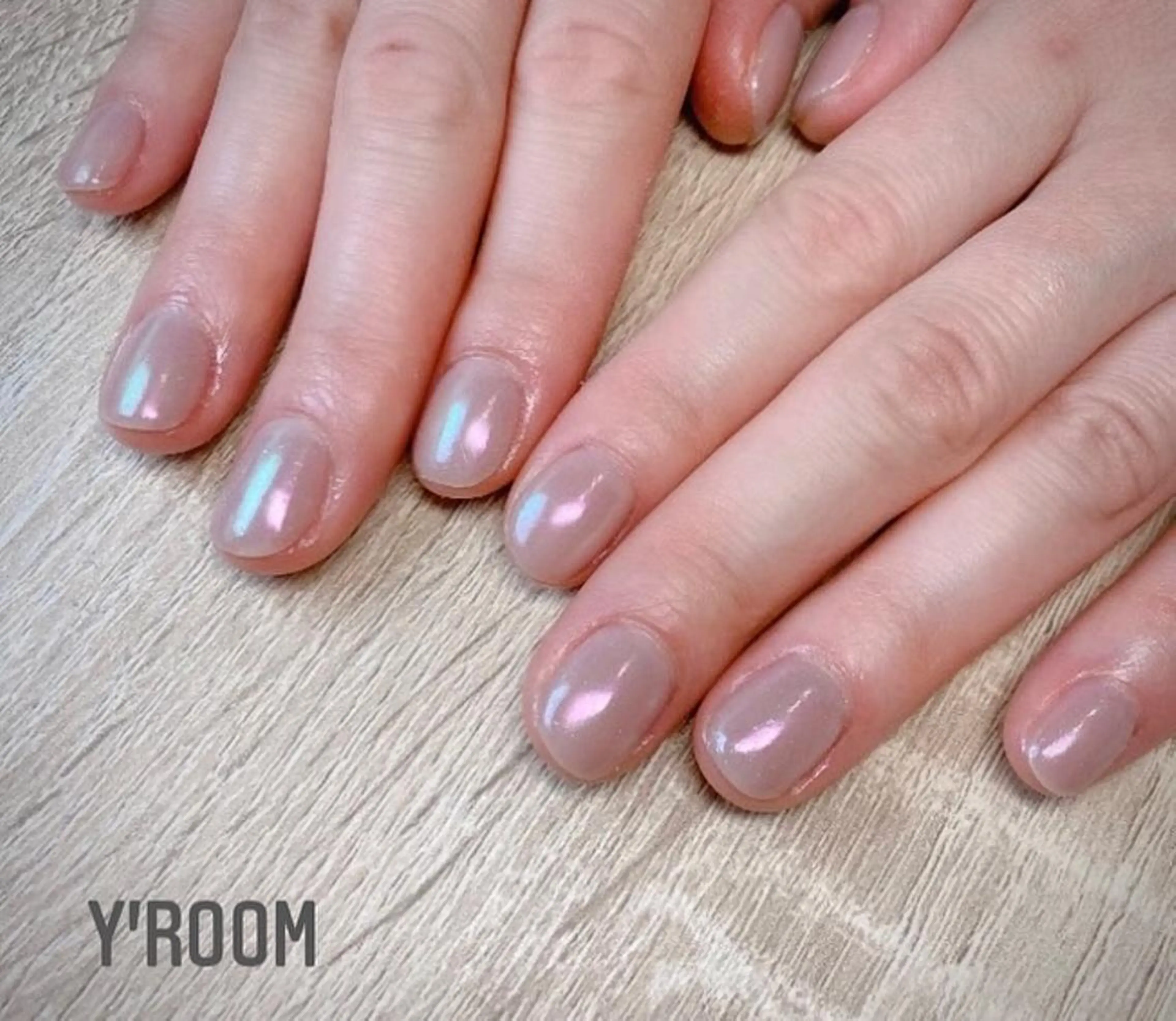 ネイル オーロラネイル フラッシュネイル フットネイル ジェルネイル 氷ネイル・うるうるネイル YUKA （ネイリスト）のネイルデザイン