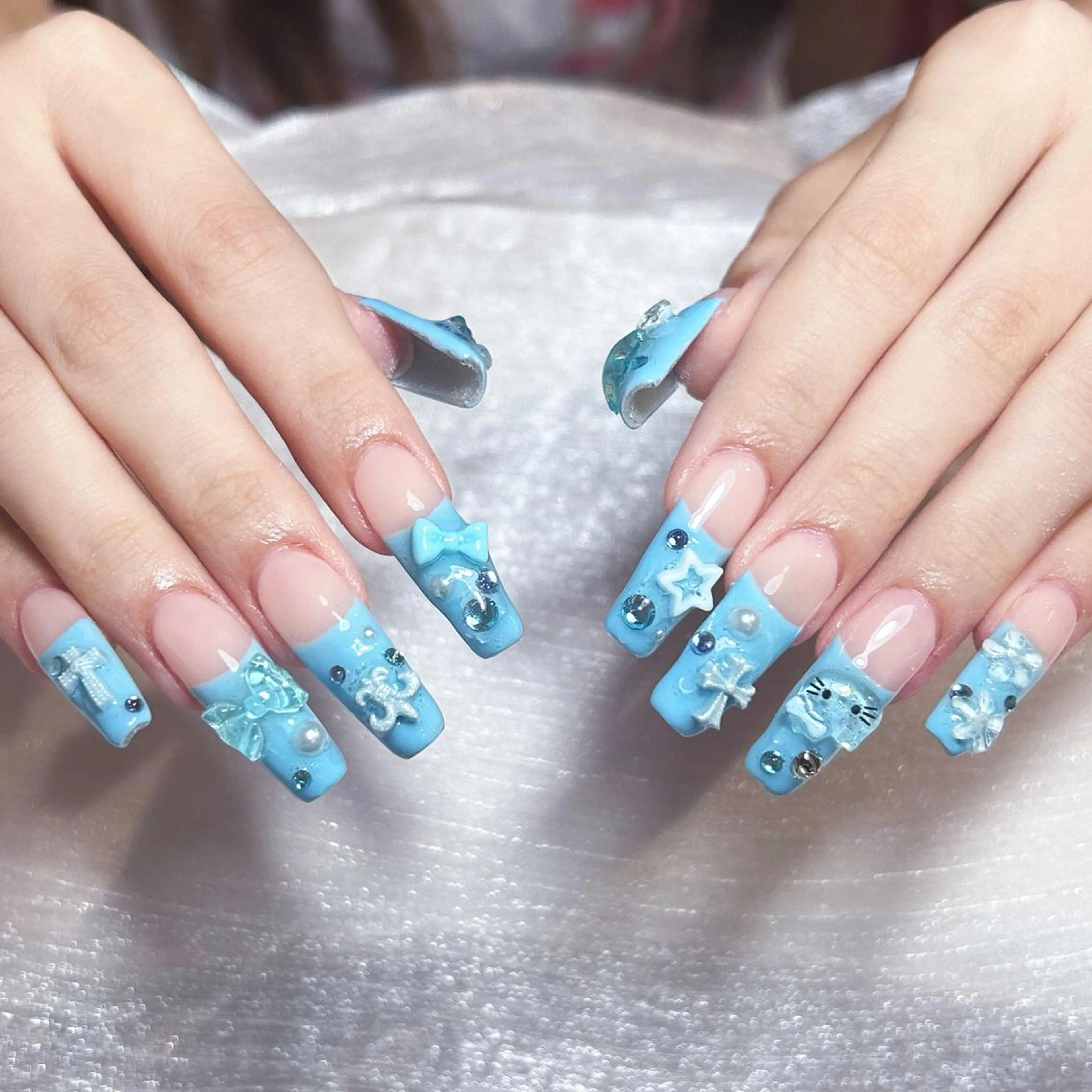 ネイル アートネイル オーロラネイル ガーリー キラキラネイル 韓国ネイル DIAMOND Nail🍒のネイルデザイン