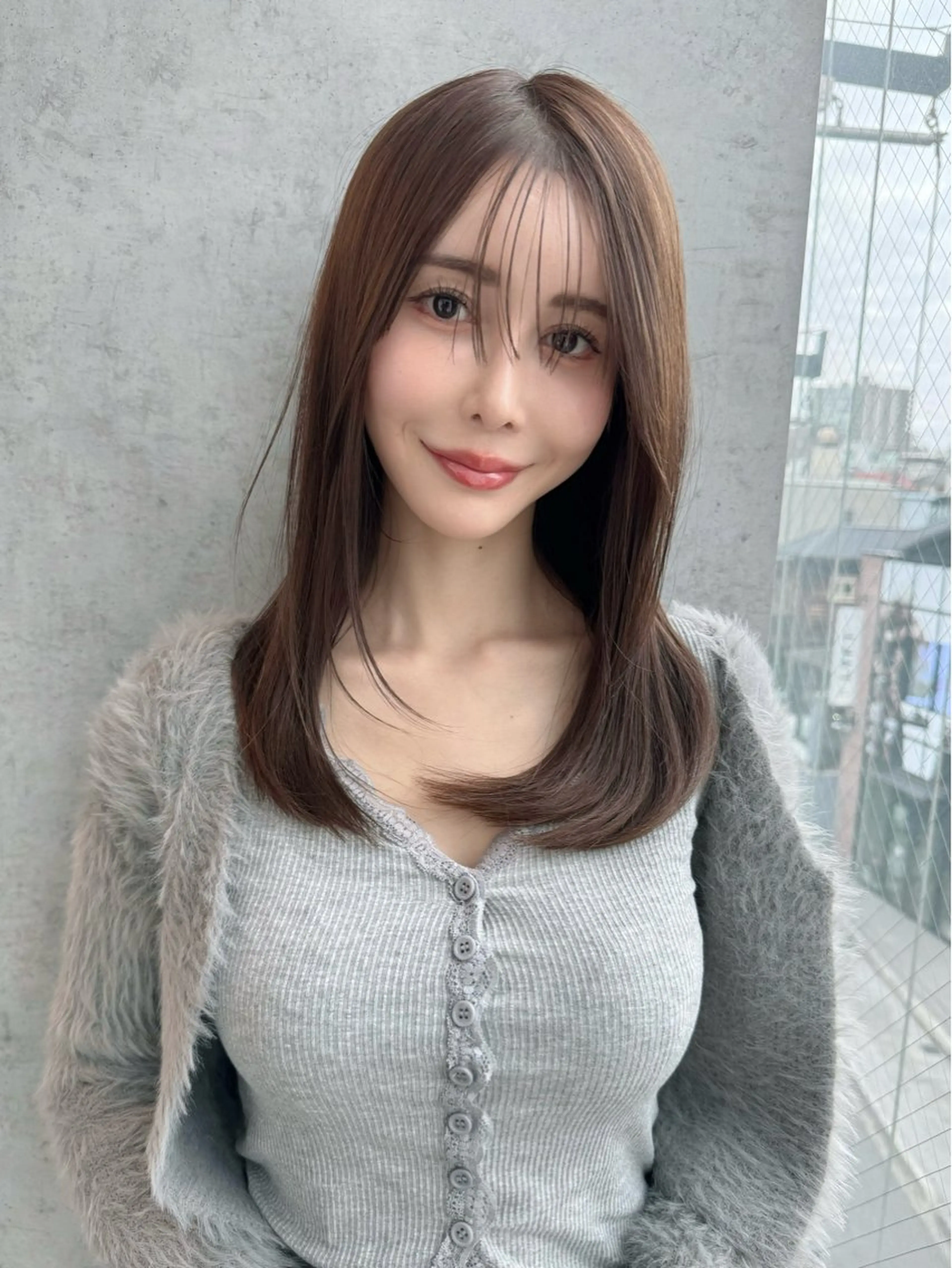 ミディアム カラー カット ヘアカラー トリートメント レイヤーカット /透明感カラー西田のヘアスタイル