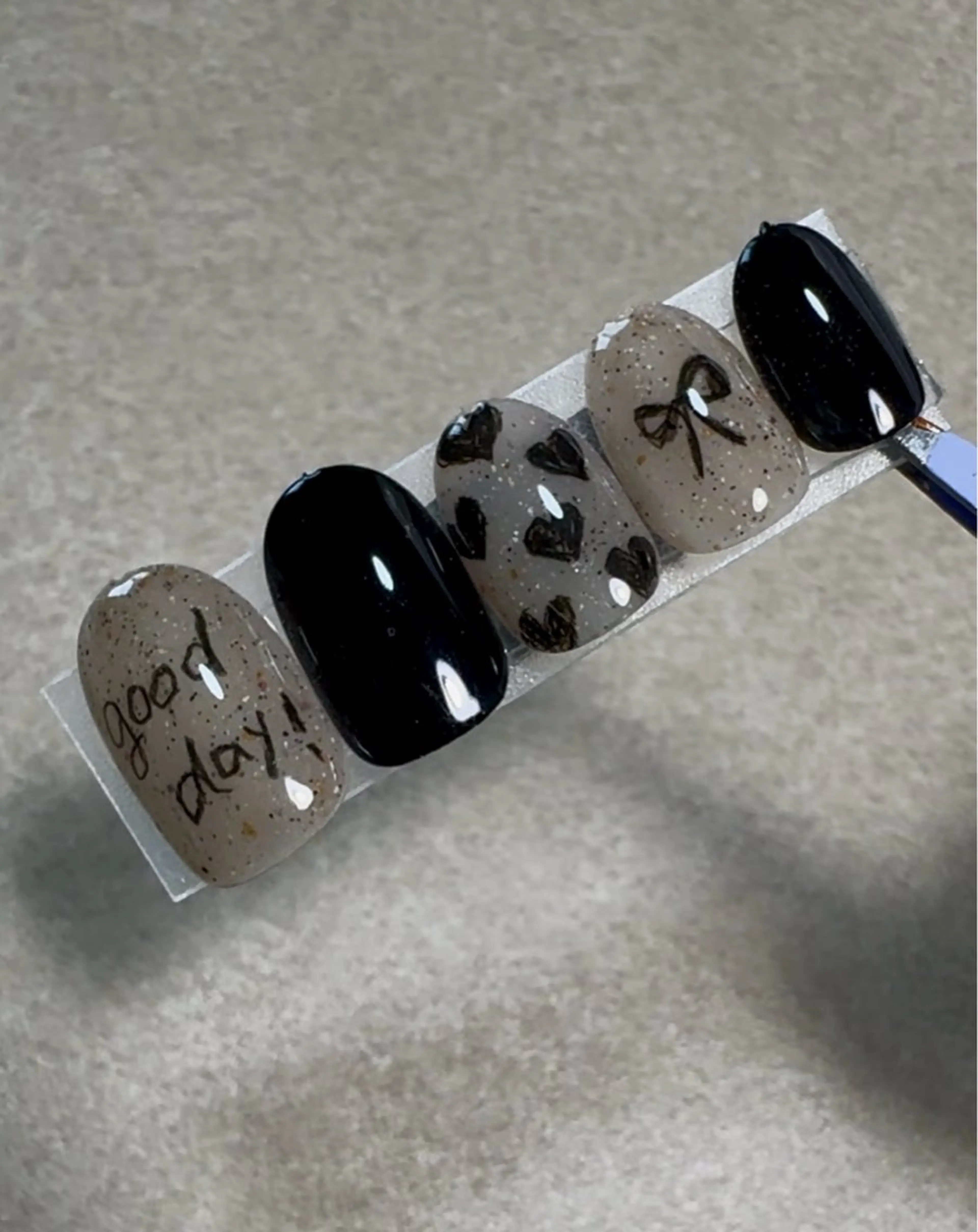 ネイル リボン ハンドネイル una salon / ネイル&顔脱毛のエステ・リラクイメージ