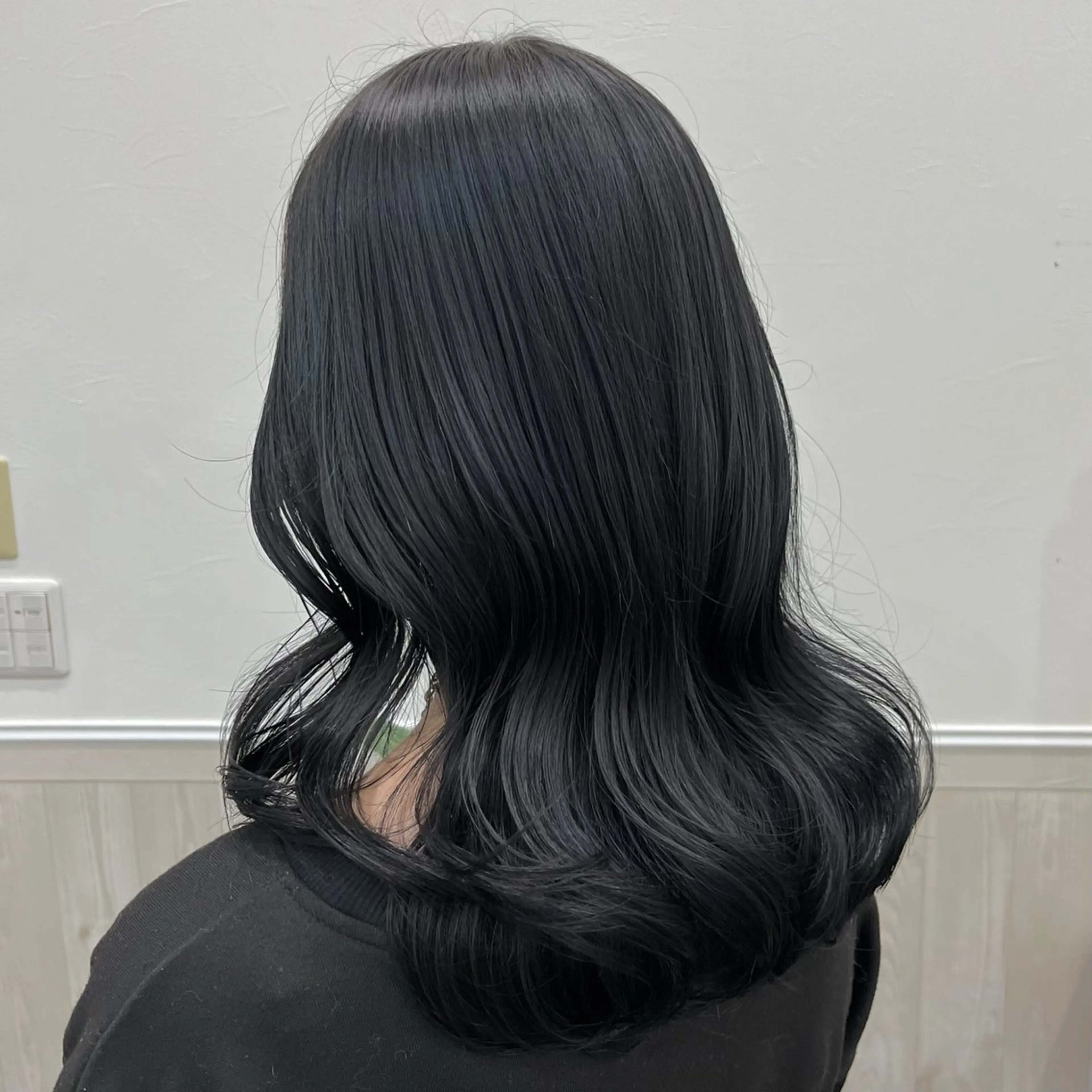 ミディアム カラー Nuku.所属・SUZUKI ITSUKIのヘアスタイル