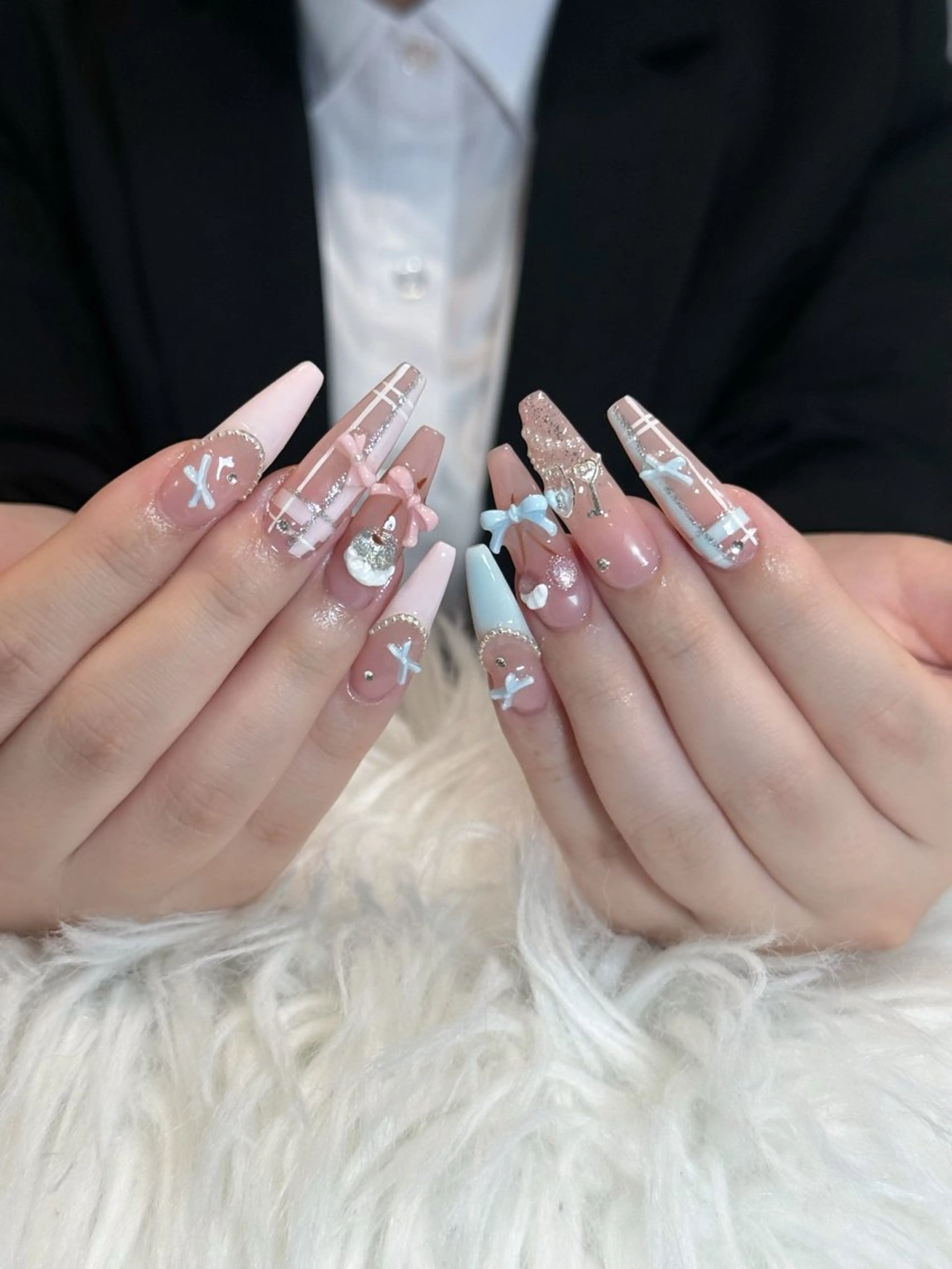 ネイル フレンチネイル ジェルネイル キラキラネイル 韓国ネイル マグネットネイル Julli NailStudioのネイルデザイン